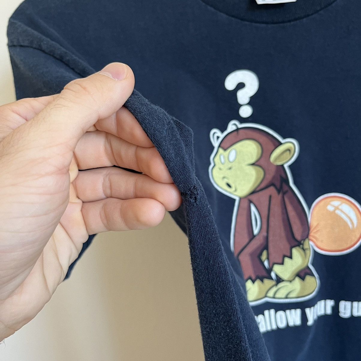 Vintage Vintage 00’s Crazy Monkey “Don't Swallow Your Gum” T-Shirt Size US M / EU 48-50 / 2 - 6 Thumbnail