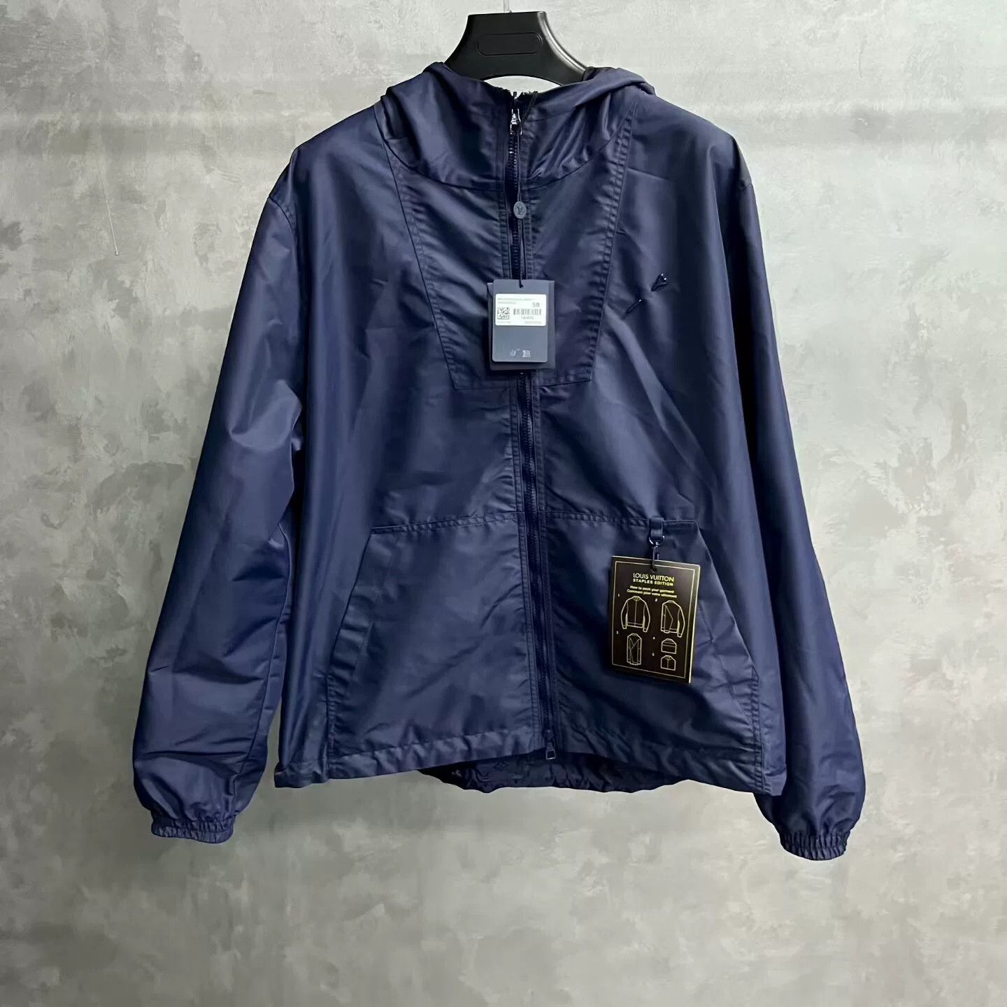 Louis Vuitton louis vuitton blue logo hooded jacket Size US XXL / EU 58 / 5 - 1 Thumbnail