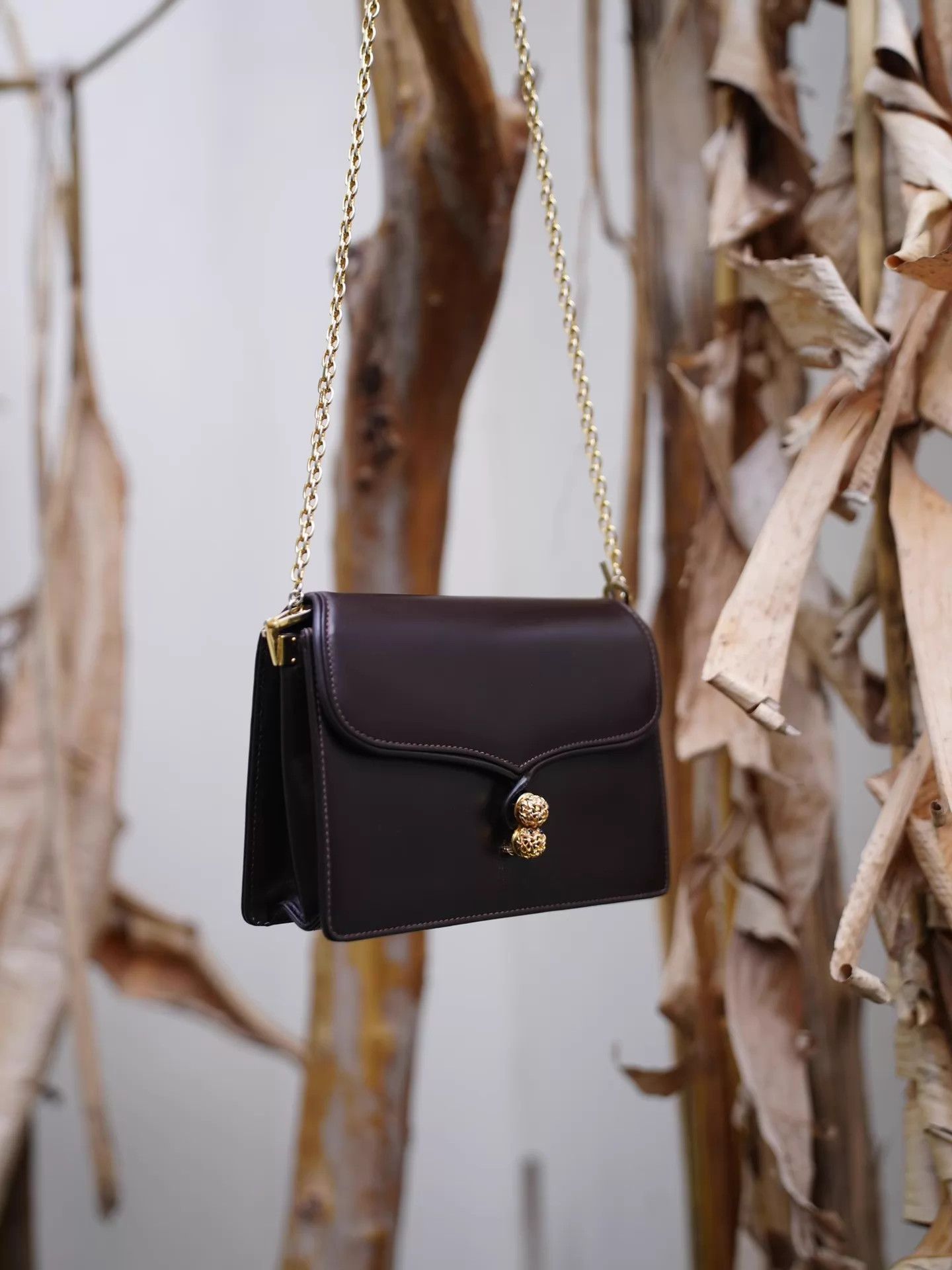 Gucci Gucci Vintage Hollow Gold Ball Chocolate Box Chain Bag Size ONE SIZE - 2 Thumbnail