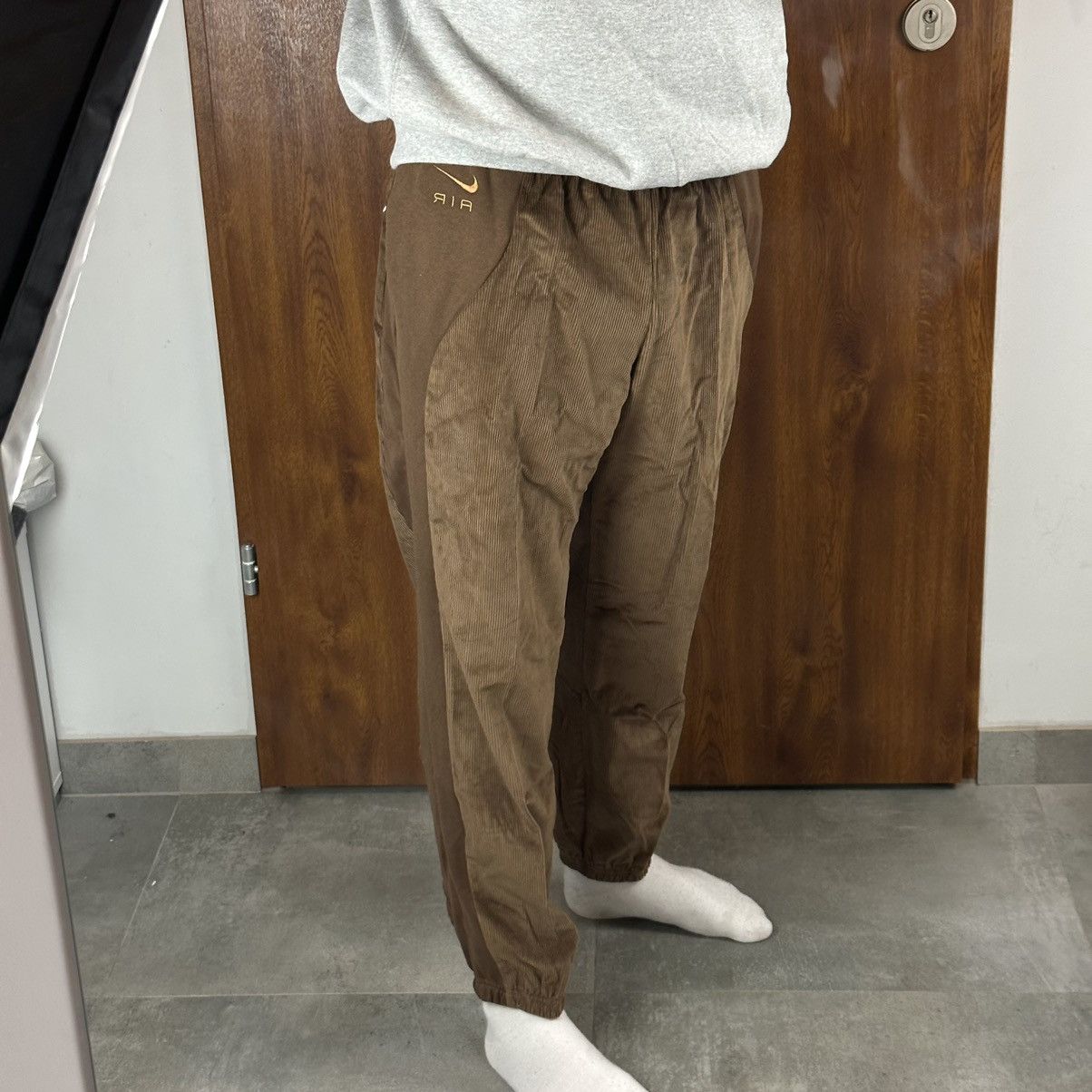 Nike × Vintage Nike velvet jogger pants brown L oversize Travis Scott Size US 34 / EU 50 - 1 Thumbnail