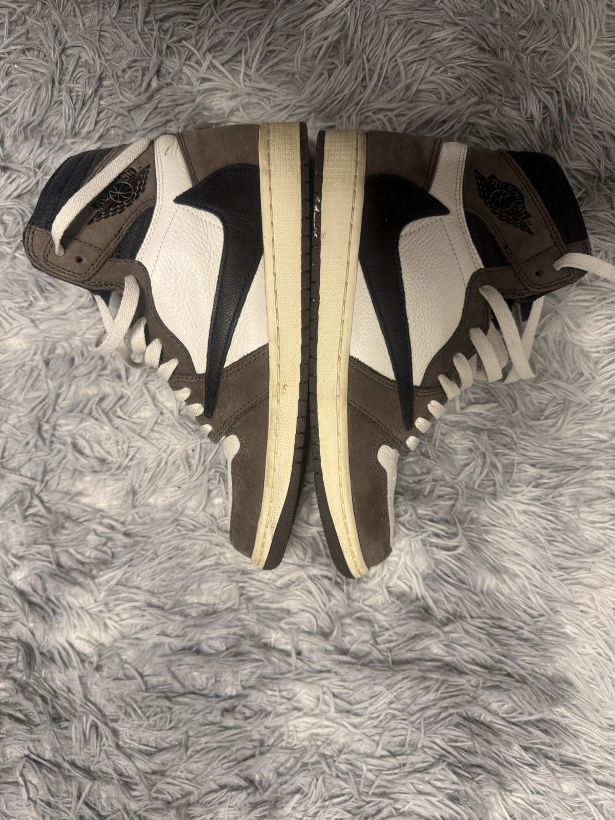 Jordan Brand × Travis Scott Travis Scott Jordan 1 OG Mocha Size US 9.5 / EU 42-43 - 2 Thumbnail