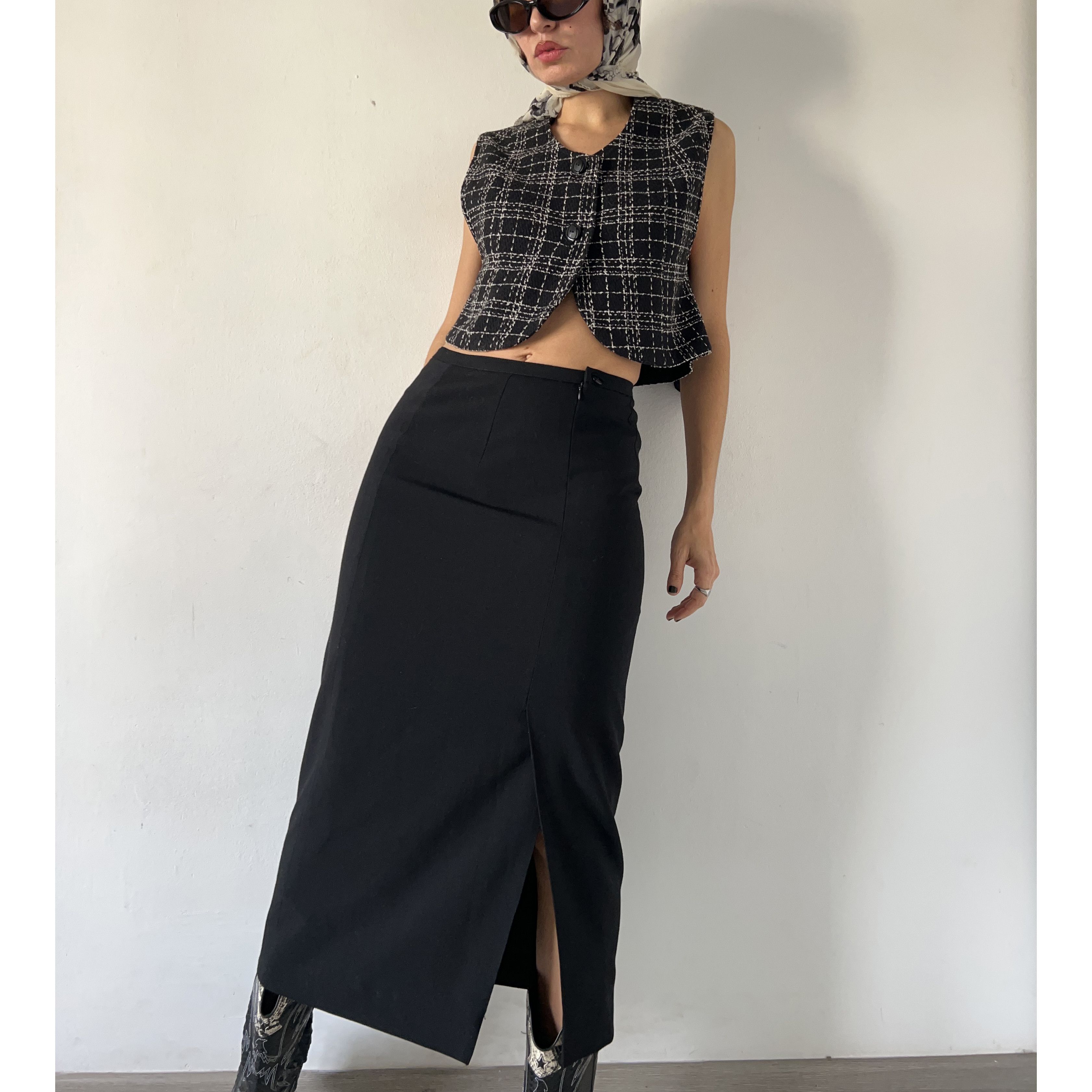 Vintage Vintage 90s black wool blend pencil skirt Size 30" / US 8 / IT 44 - 1 Thumbnail
