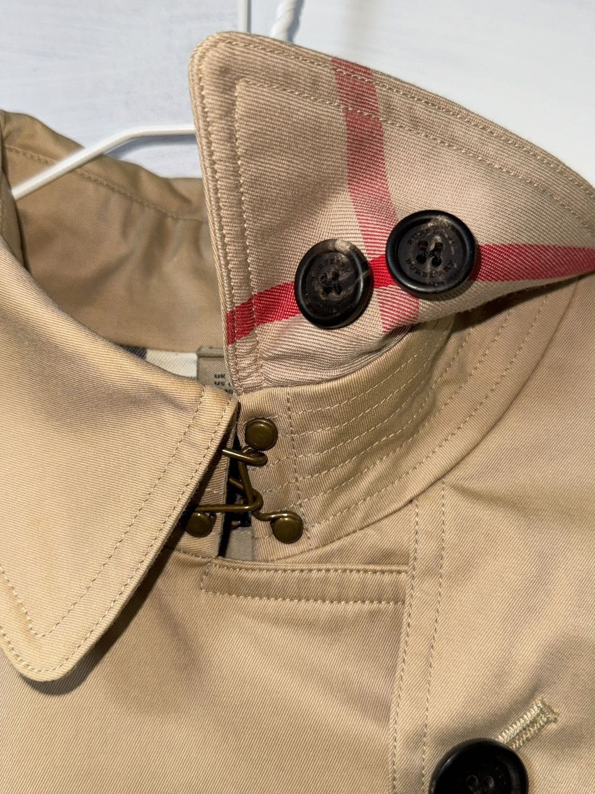 Burberry The Chelsea Heritage Trench Coat – Honey Beige