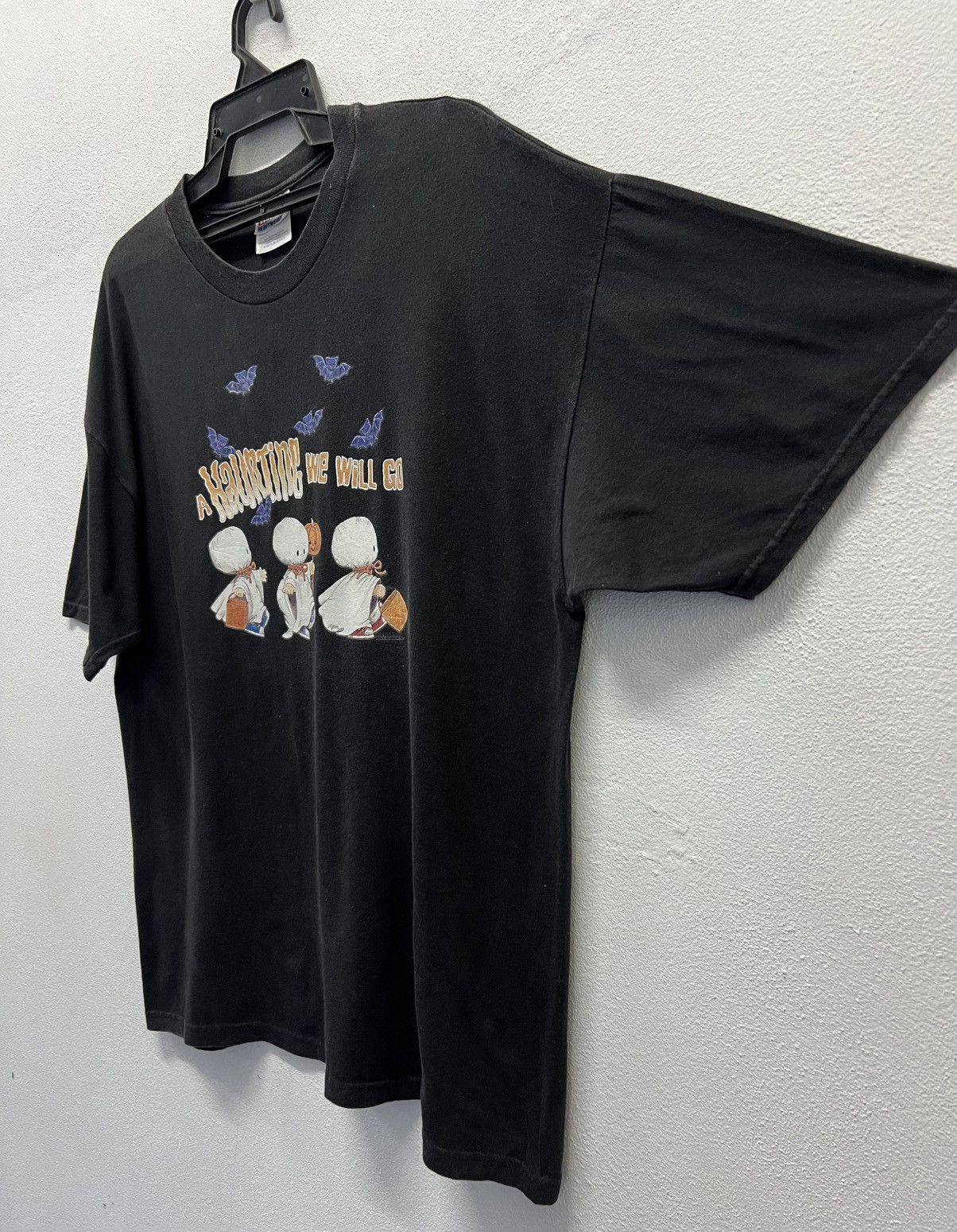 Hanes × Vintage VINTAGE HANES A HAUNTING WE WILL GO SHIRT Size US XL / EU 56 / 4 - 4 Thumbnail