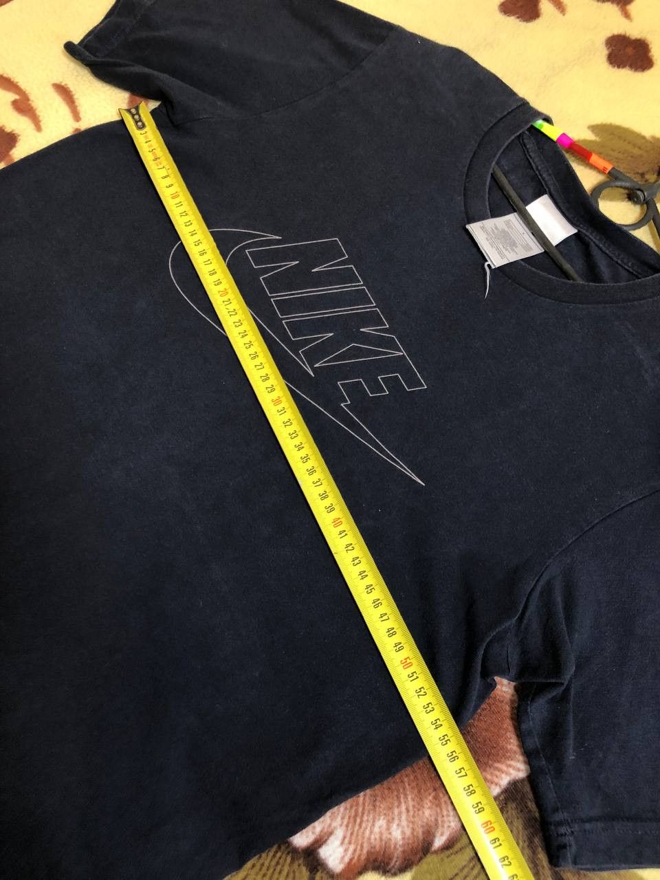 Nike Vintage Nike 90s Center Big Swoosh T Shirt streetwear Size US L / EU 52-54 / 3 - 9 Thumbnail