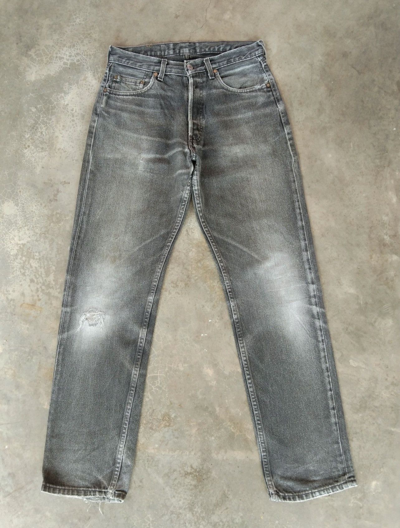 Levi's 90s Vintage Levi's 501 Faded Black Distressed Jeans 30x32 Size US 30 / EU 46 - 1 Thumbnail