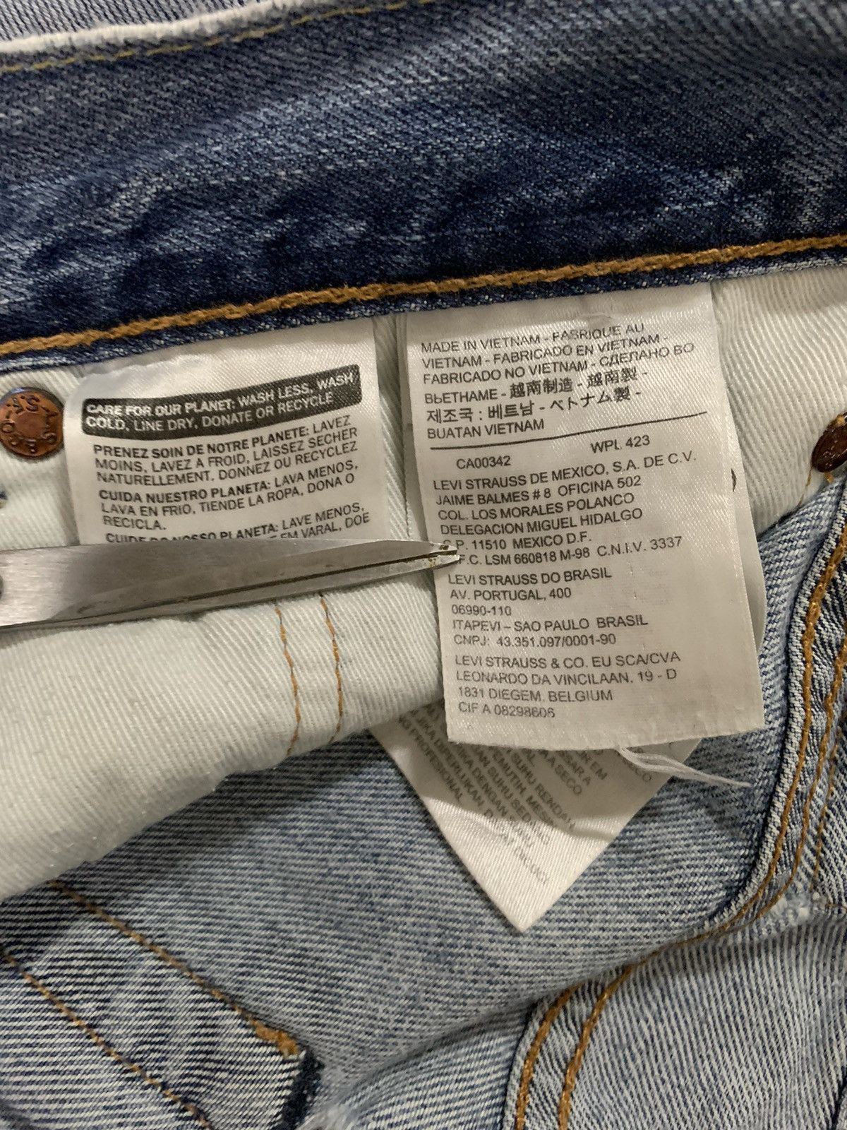 Levi's Vintage Clothing Vintage Y2K Levis 505 Blue Wash Straight Leg Jeans 33x28 Size US 33 - 18 Thumbnail