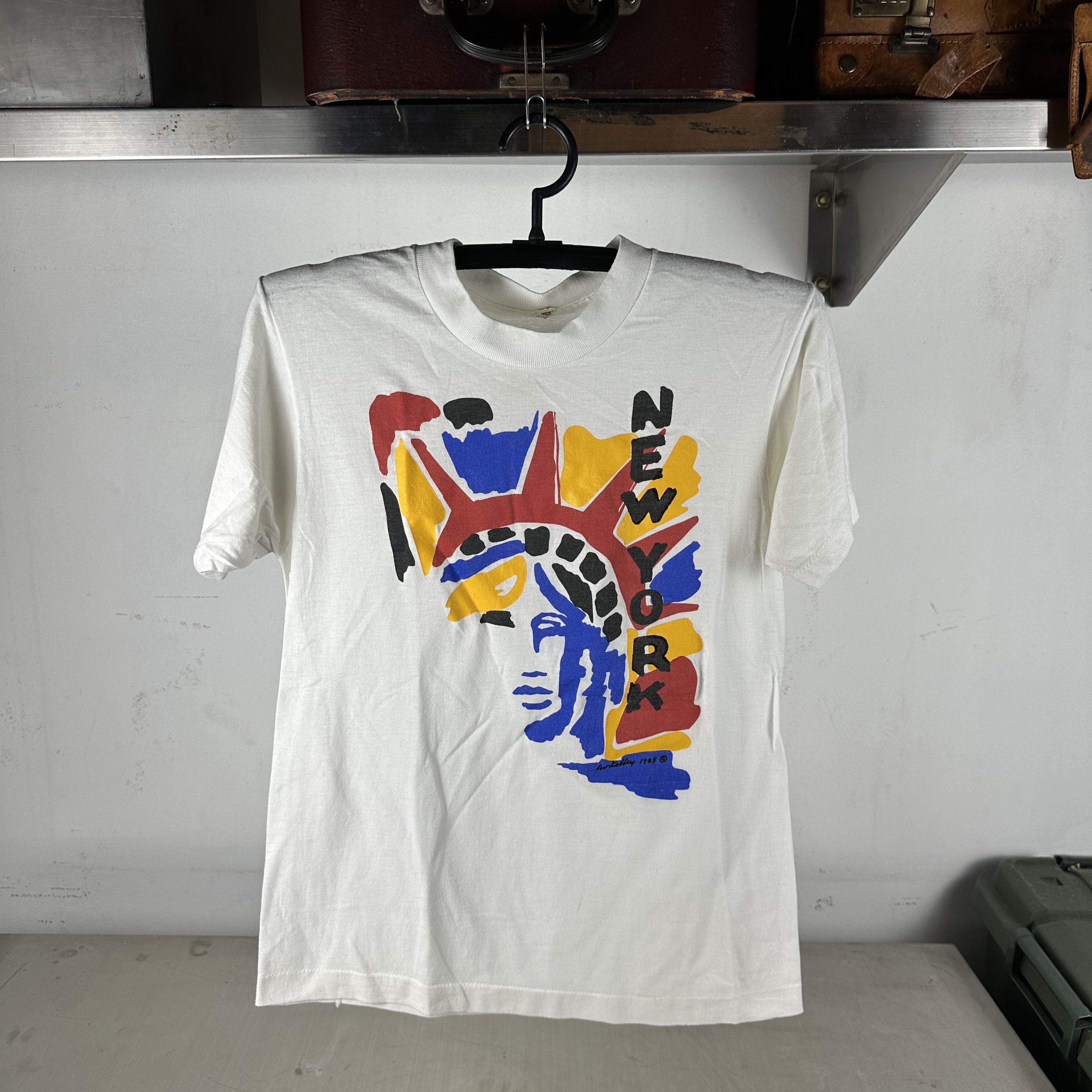 Vintage Vintage 1983 New York Liberty Artwork Single Stitch T-shirt Size US XS / EU 42 / 0 - 1 Thumbnail