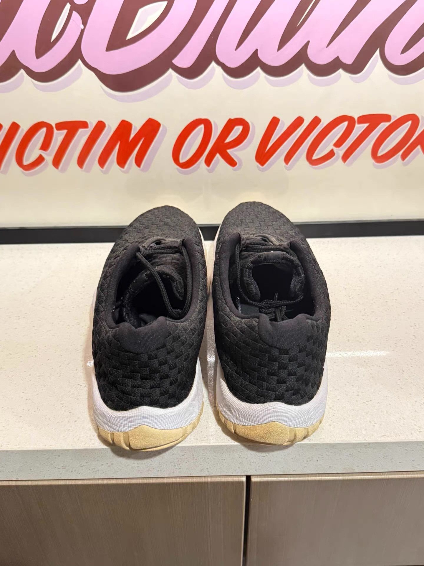 Nike Authentic Jordan Future Low basketball shoes。 Ｑ20 Size US 9.5 / EU 42-43 - 3 Thumbnail