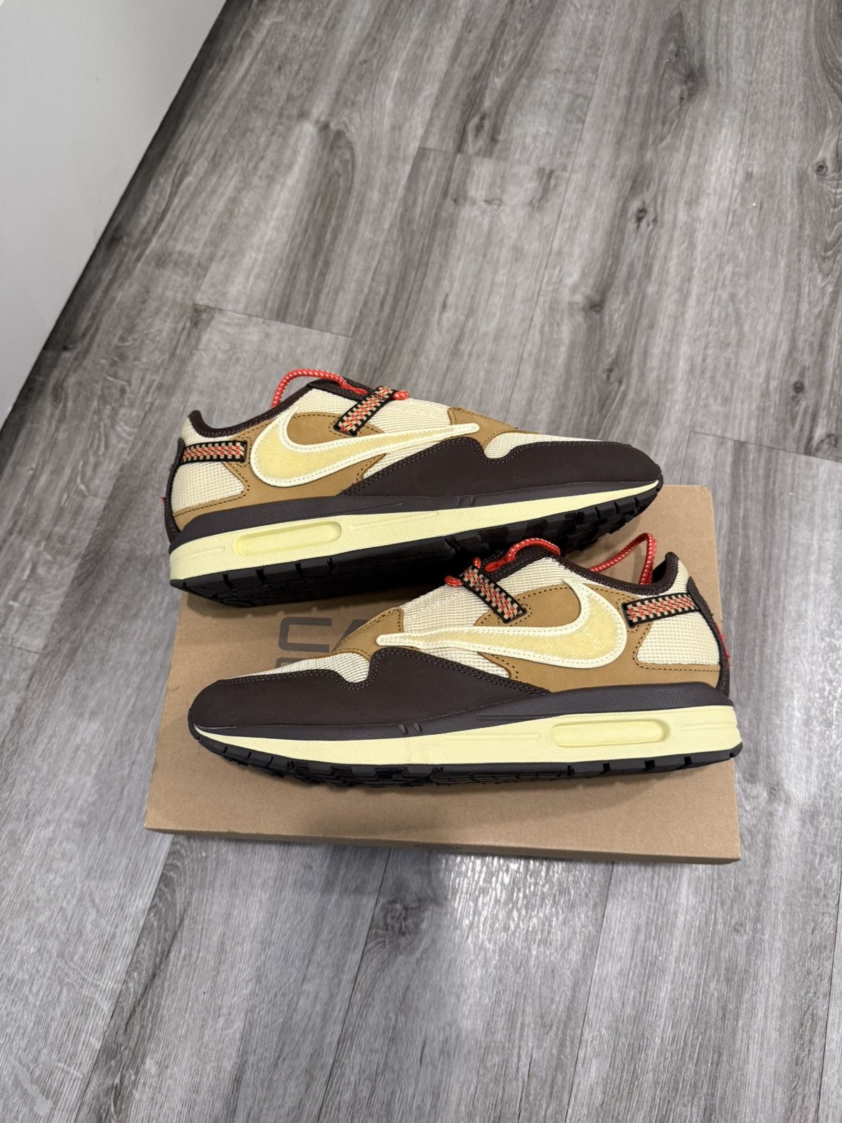 Nike × Travis Scott NIKE Air Max 1 Travis Scott Cactus Jack Baroque Brown Size US 10.5 / EU 43-44 - 1 Thumbnail