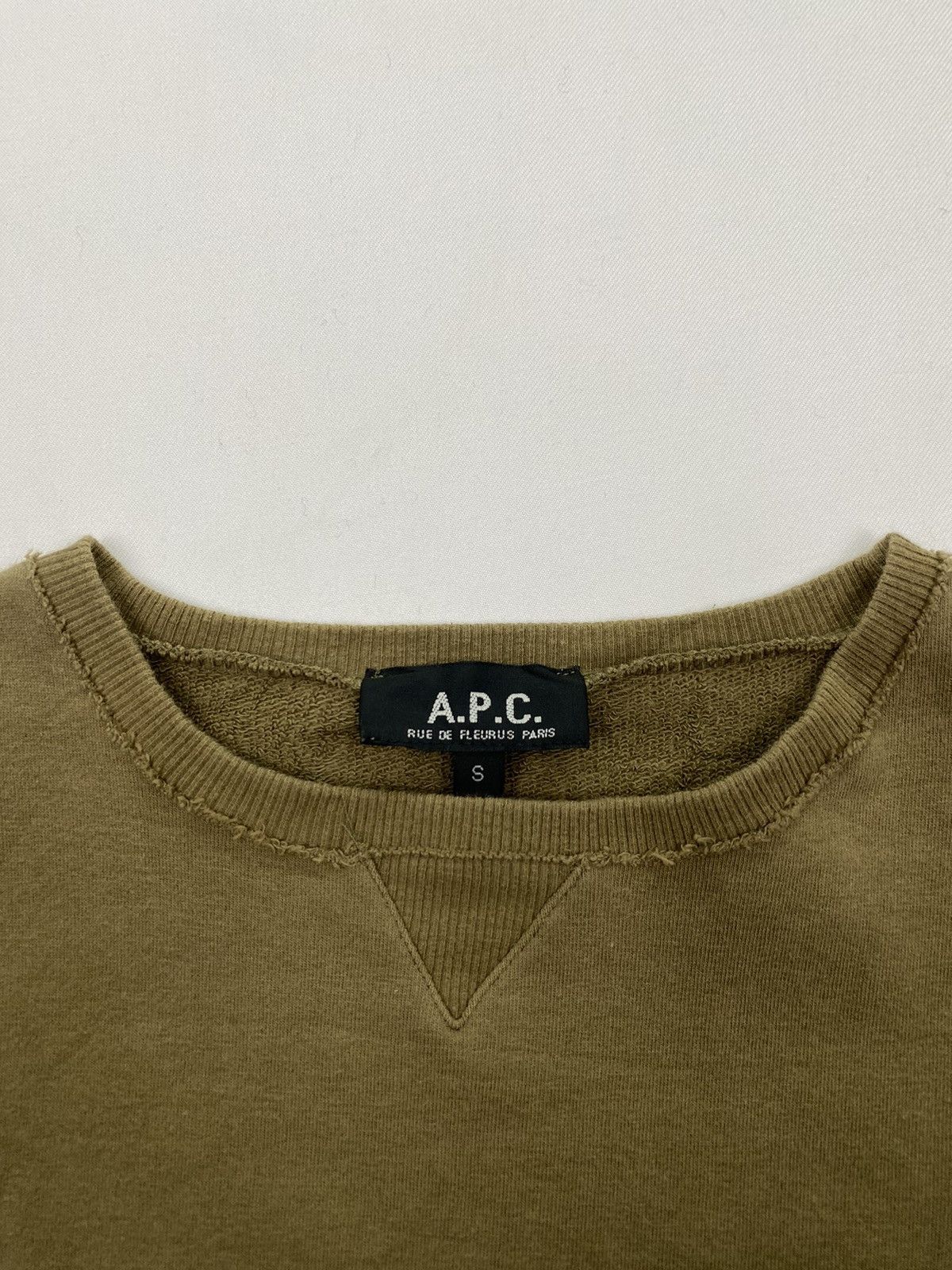 A.P.C. A.P.C. Distressed Cropped Sweatshirt Size US XXS / EU 40 - 9 Thumbnail