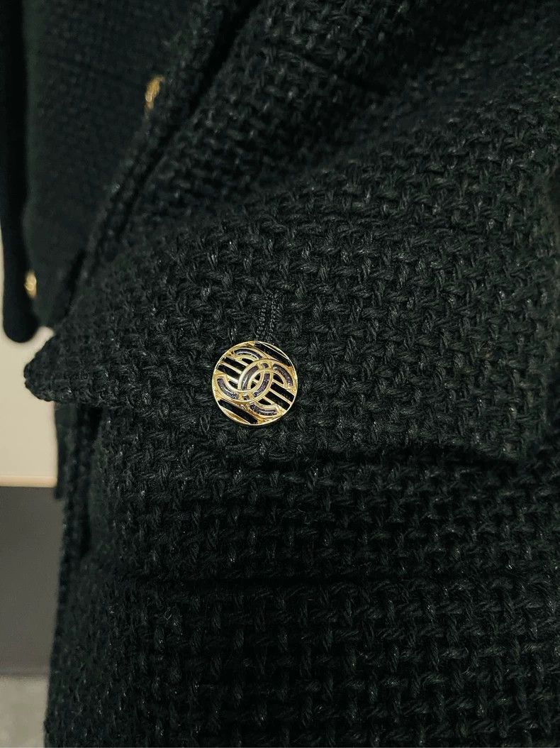 Chanel Chanel Black tweed logo buckle jacket 2504-Nextarrow Size XXS / US 00 / IT 34 - 3 Thumbnail