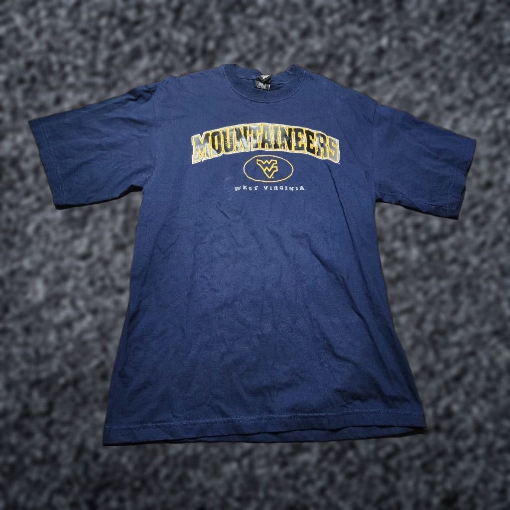 Starter VINTAGE Starter Michigan Wolverines Shirt Adult M Blue Short Sleeve Crew Neck Distressed NCAA Sports Mens Size US M / EU 48-50 / 2 - 1 Thumbnail