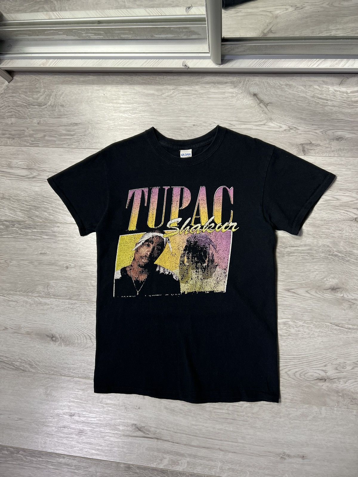 Gildan × Vintage Vintage Tupac Shakur Big Logo Band Tee Size US S / EU 44-46 / 1 - 1 Thumbnail