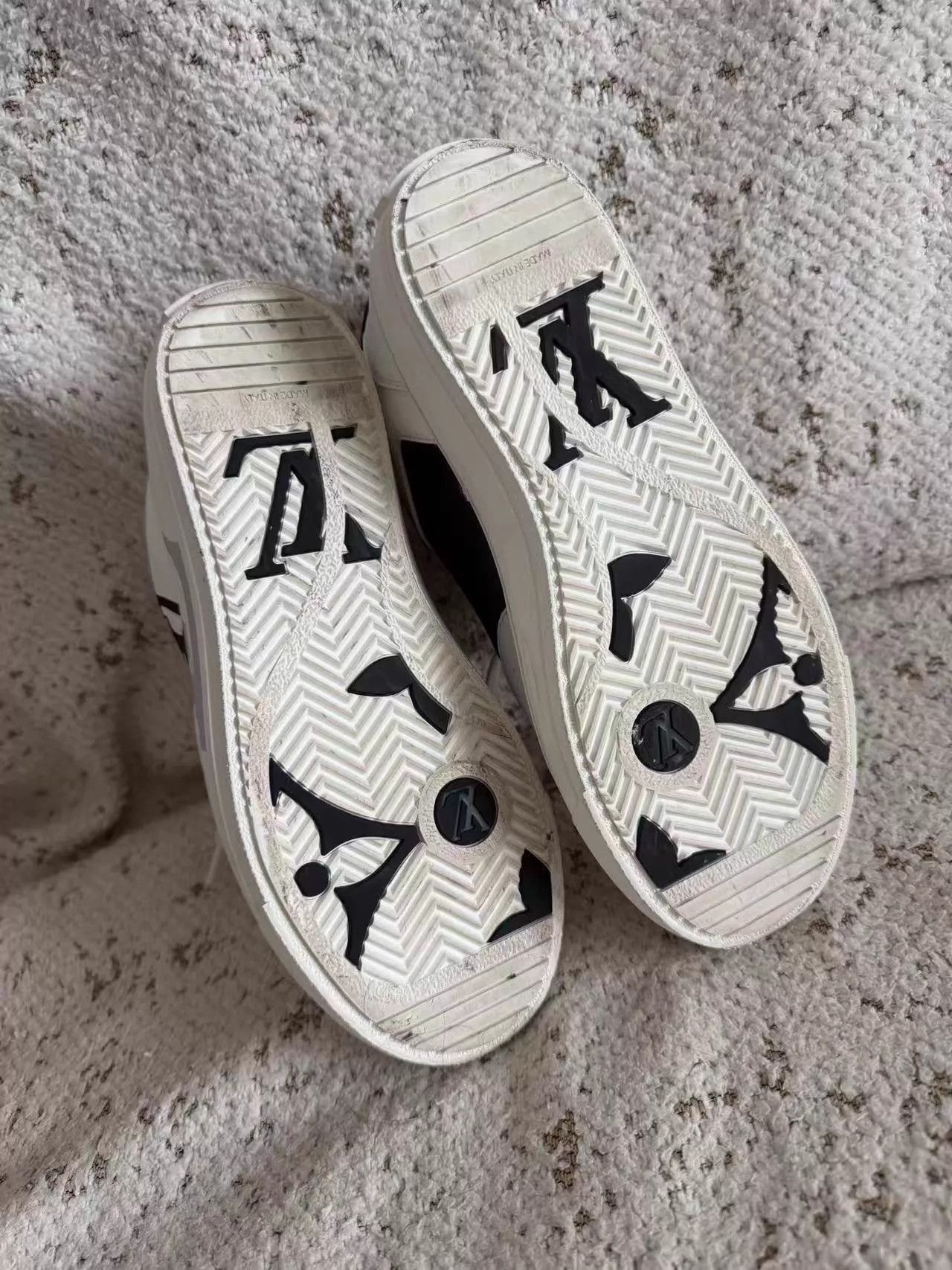 Louis Vuitton LV sneakers 37 EU like new Size US 6.5 / IT 36.5 - 4 Thumbnail