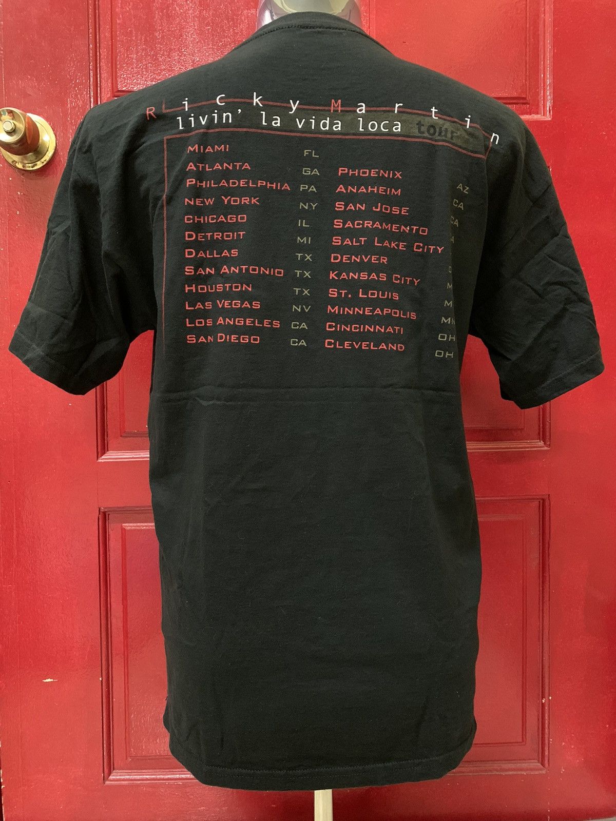 Band Tees Vintage Ricky Martin Livin' La Vida Loca Tour ©️1999 Size US L / EU 52-54 / 3 - 7 Thumbnail
