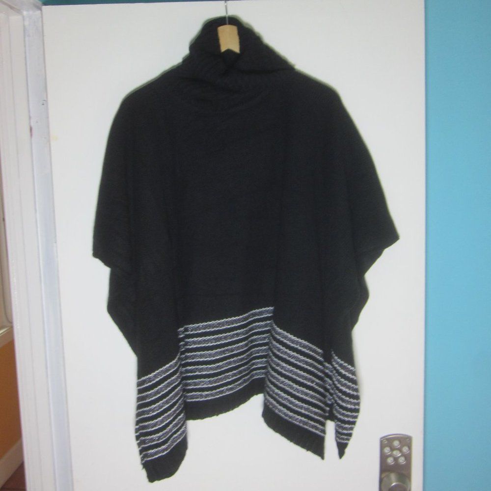 Michael Kors Michael Kors Black Knit Pullover Textured Metallic Stripe Po Size ONE SIZE - 9 Thumbnail
