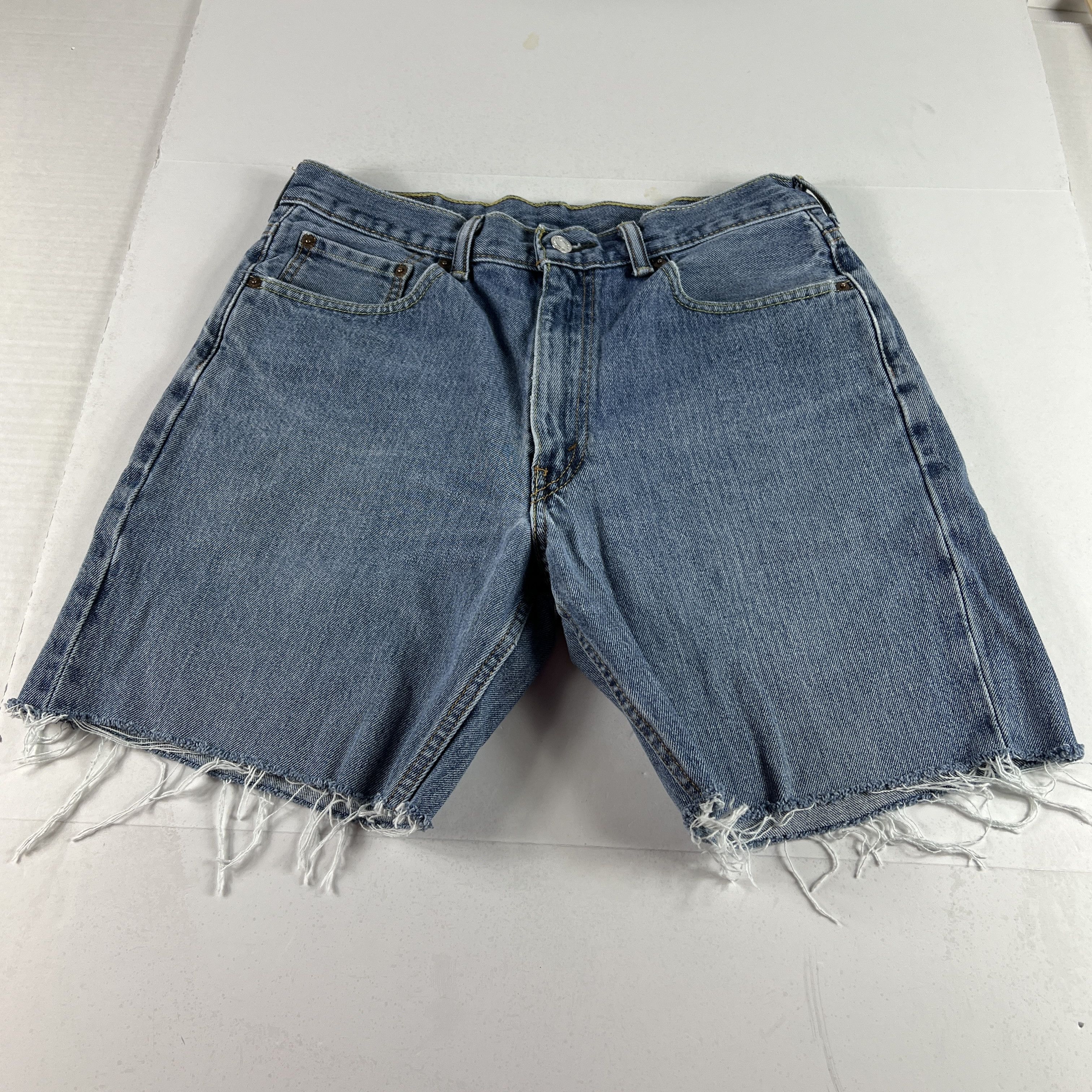 Levi's Levi's Jean Shorts 550 Relaxed Cut Off Cotton Denim Jorts Size US 33 - 1 Thumbnail