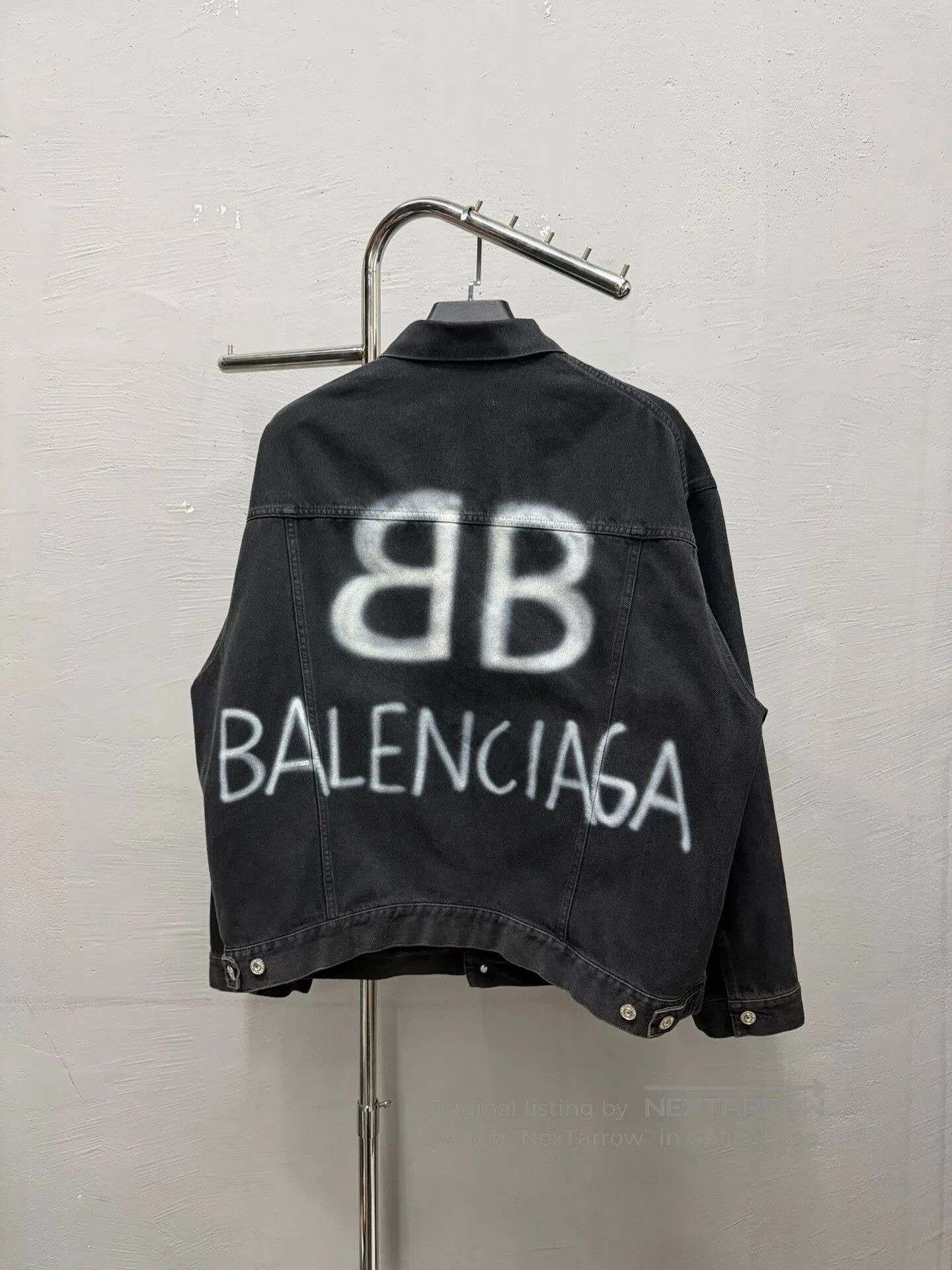 Balenciaga balenciaga black spray logo denim jacket. Size US S / EU 44-46 / 1 - 1 Thumbnail