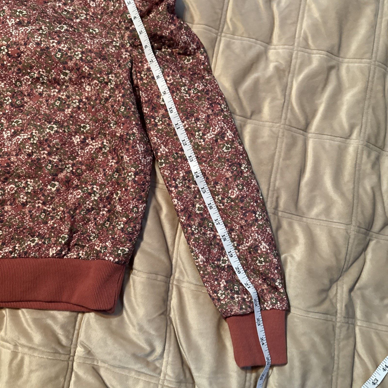 & Other Stories TCEC Women’s Quilted Puff Sleeved Top Sz M Prairie Core Size M / US 6-8 / IT 42-44 - 8 Thumbnail