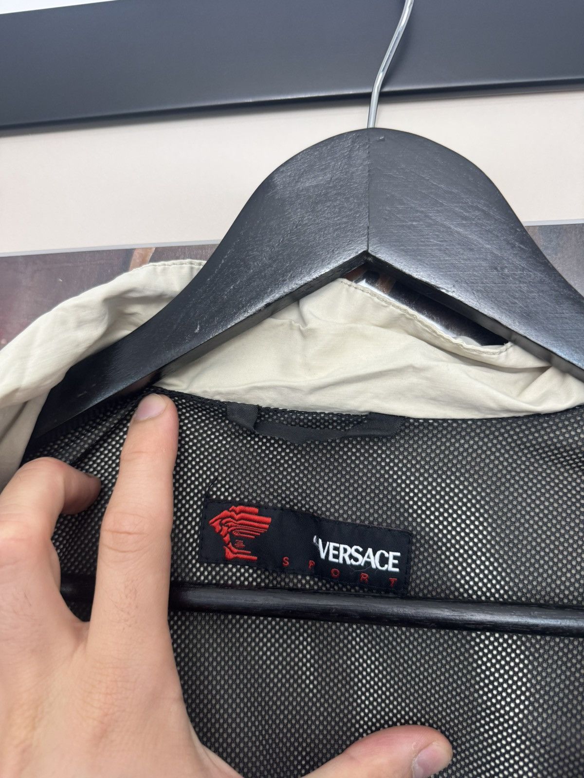 Versace Vintage Versace Sport Multi Pocket Beige Vest 90s Designer Size US L / EU 52-54 / 3 - 3 Thumbnail