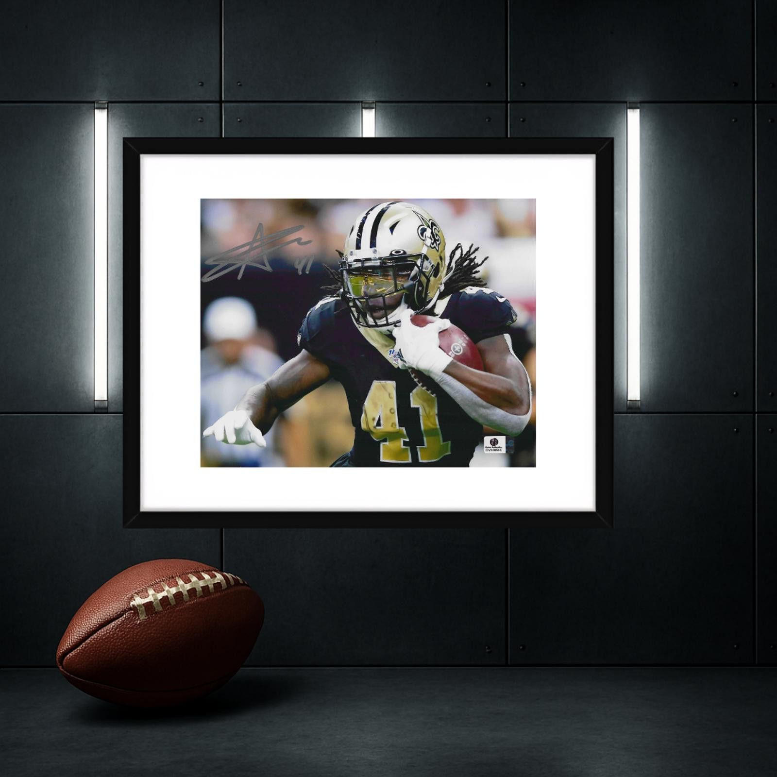 Other Alvin Kamara Saints Signed 8x10 Photo coa W/Frame Size ONE SIZE - 1 Thumbnail