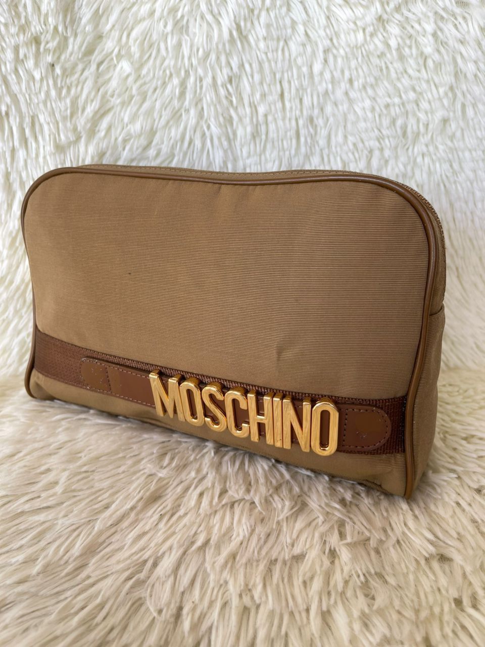 Designer × Moschino Moschino Gold Hadware Clutch Pouch Bag Size ONE SIZE - 3 Thumbnail