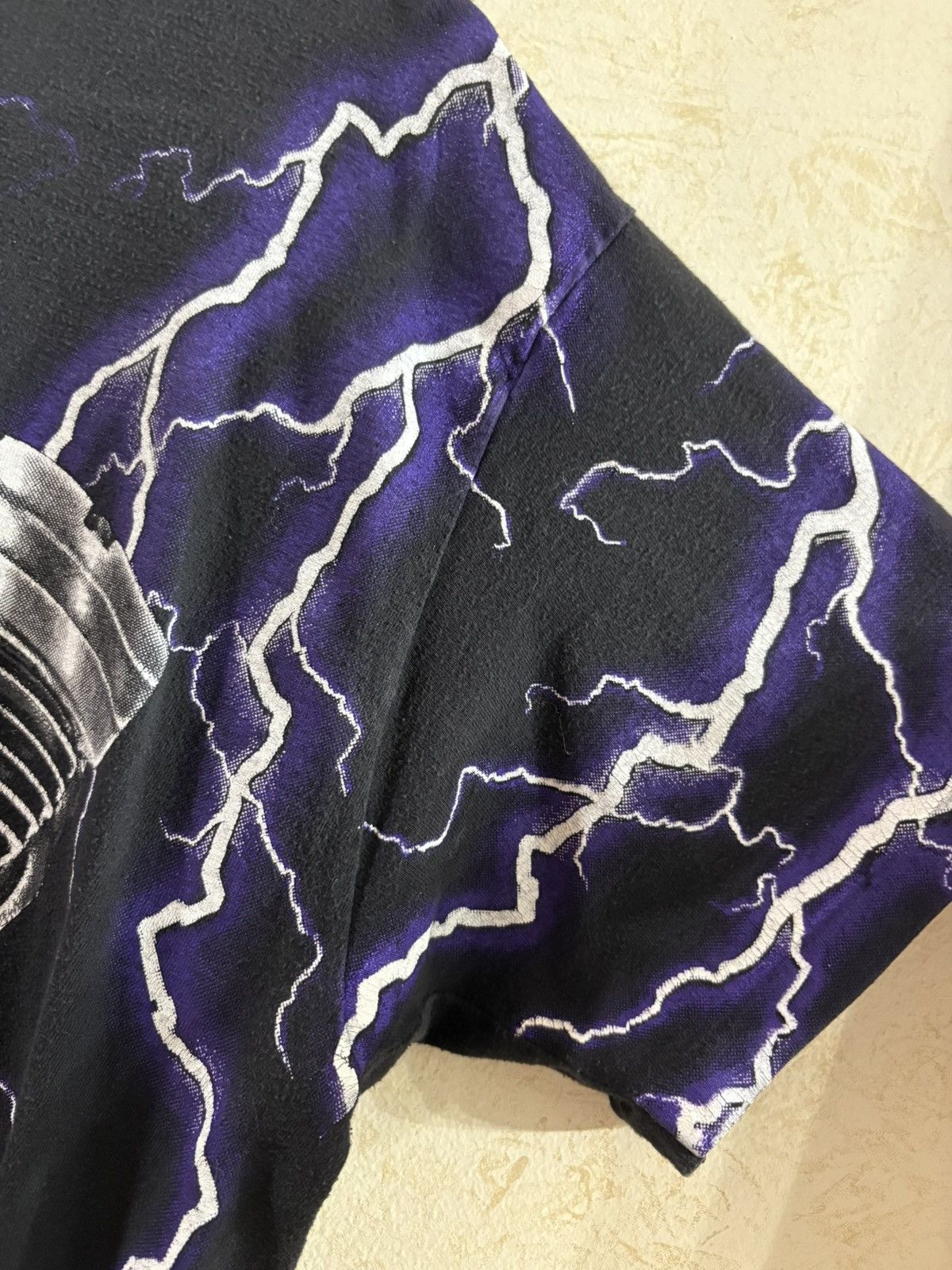 Harley Davidson Vintage 90s Harley Davidson Purple Lightning AOP Tee Size US L / EU 52-54 / 3 - 5 Thumbnail