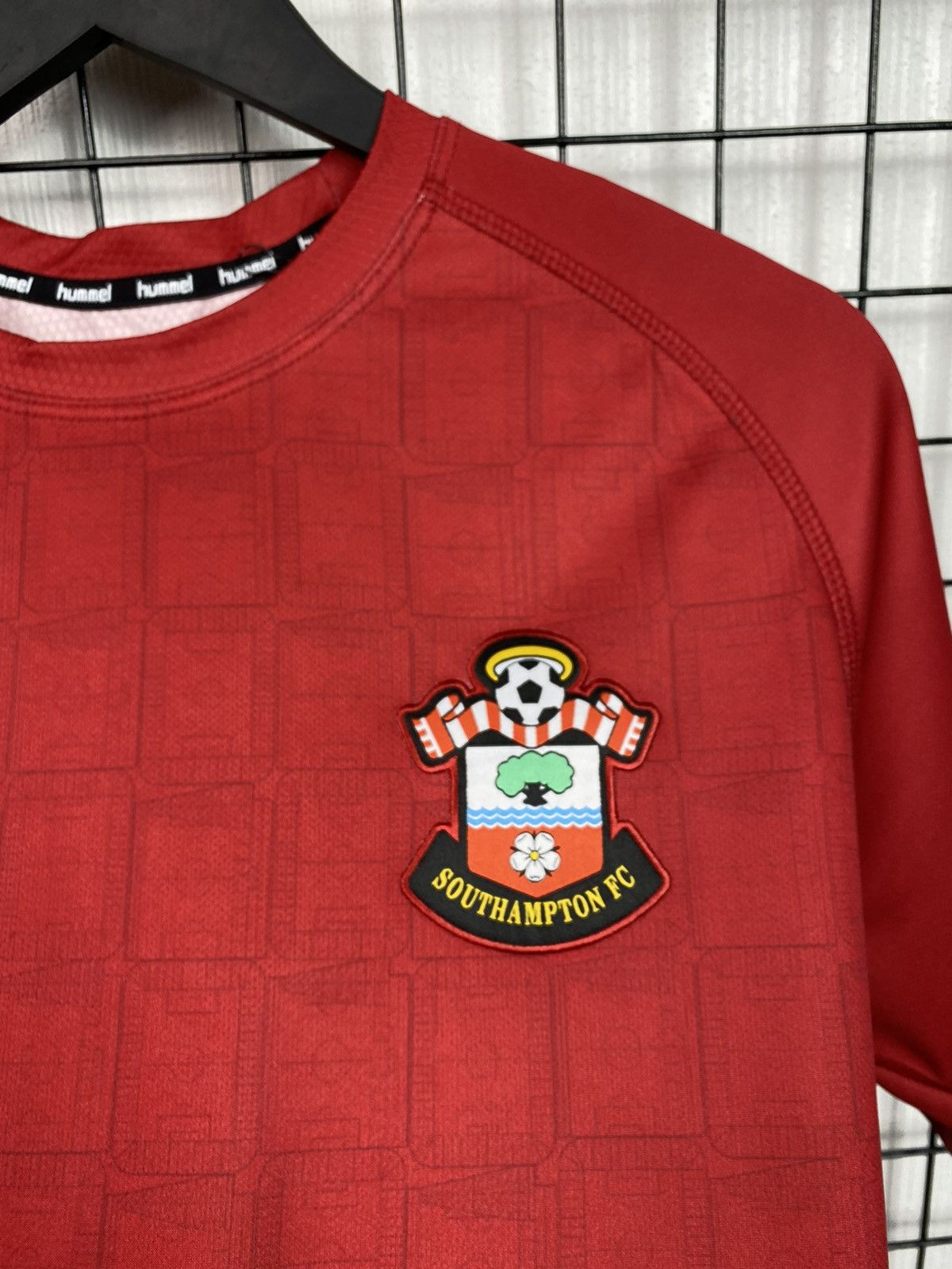 Other Southampton FC soccer jersey 2021 2022 hummel football S kit Size US S / EU 44-46 / 1 - 9 Thumbnail