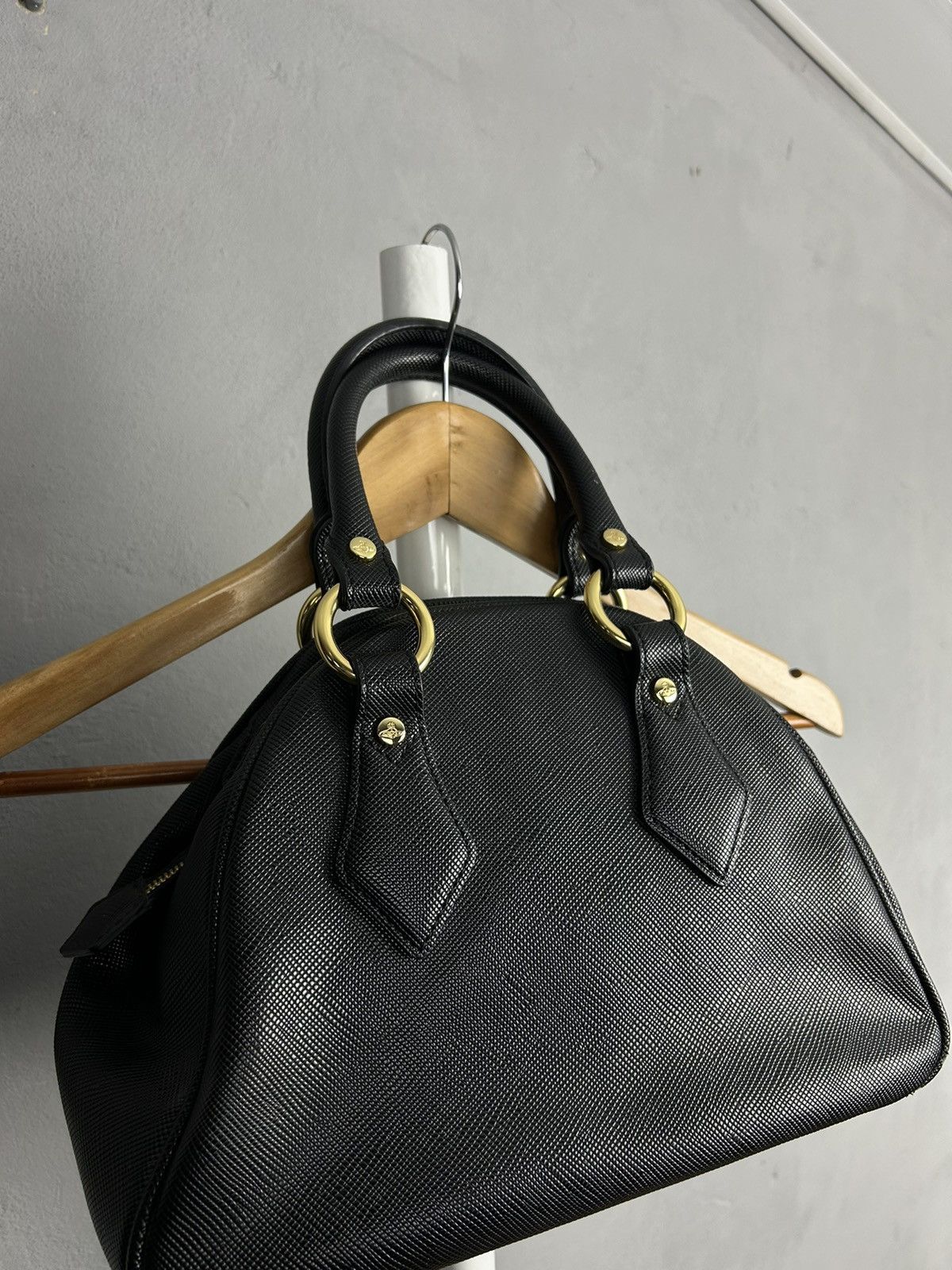 Vivienne Westwood Vivienne Westwood Anglomania Black Handbag Orb Logo Size ONE SIZE - 5 Thumbnail