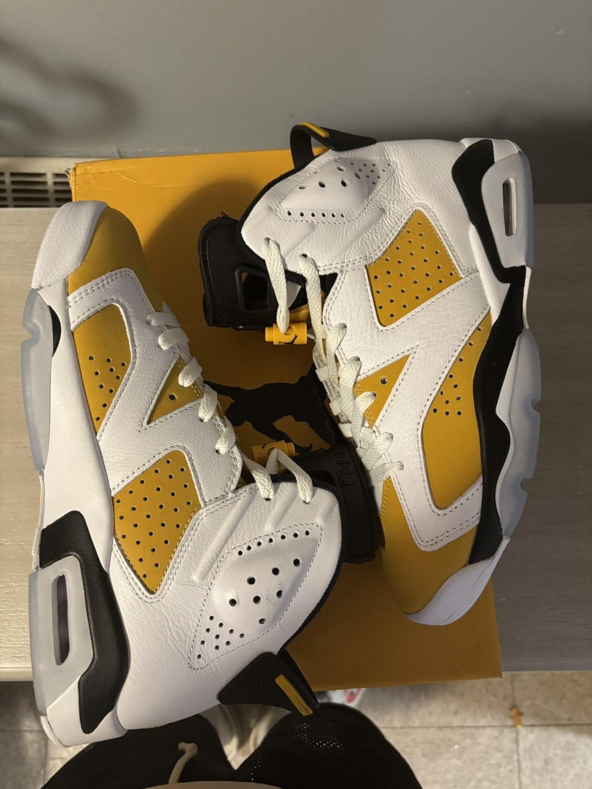 Jordan Brand Air Jordan Retro 6 ‘Ochre’ Size US 8 / EU 41 - 3 Thumbnail