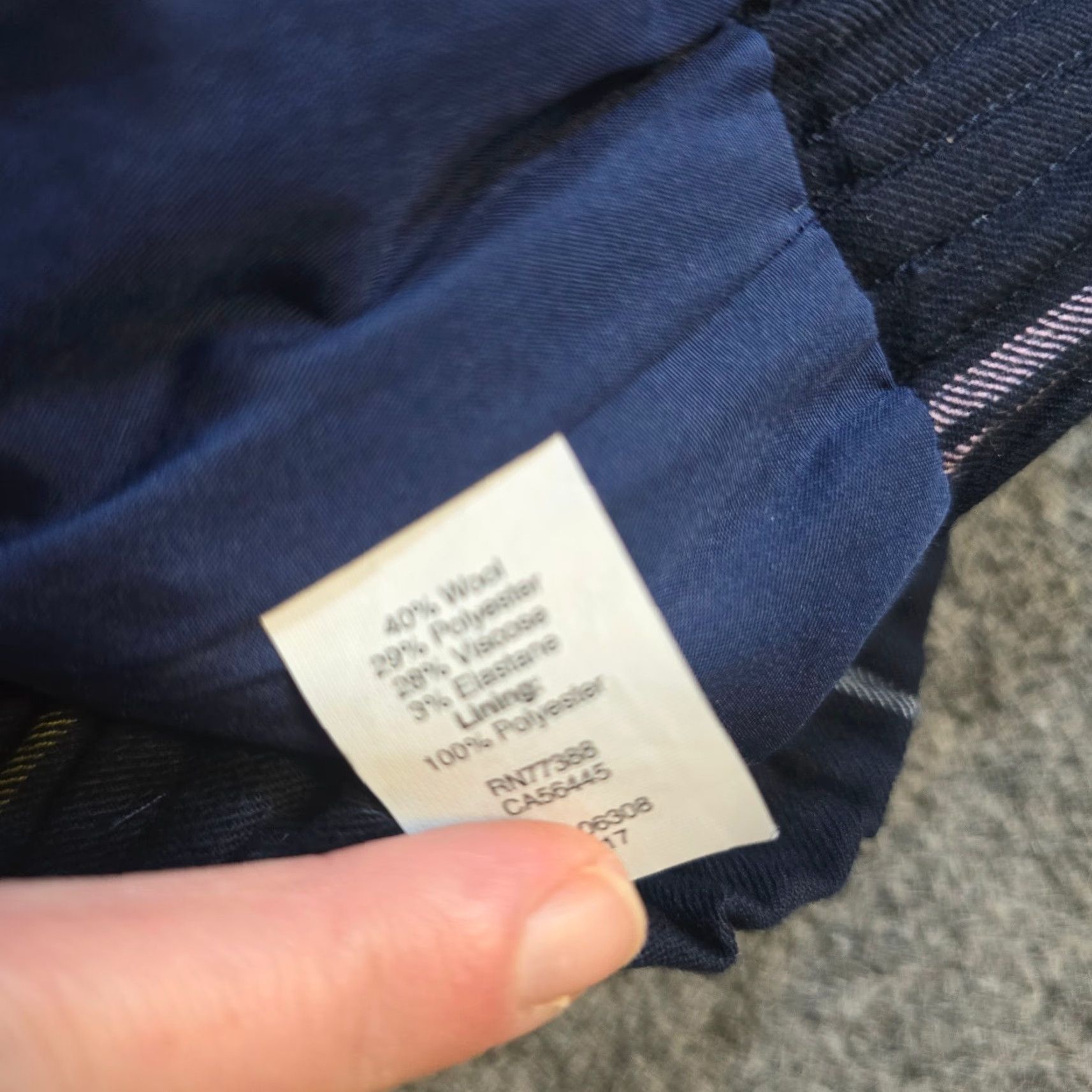 J.Crew **J.CREW Women's Blue Wool Elastic Waist Plaid Skirt** User: J.CREW Women's Blue Wool Elastic Waist Plaid Skirt Size 27" / US 4 / IT 40 - 7 Thumbnail