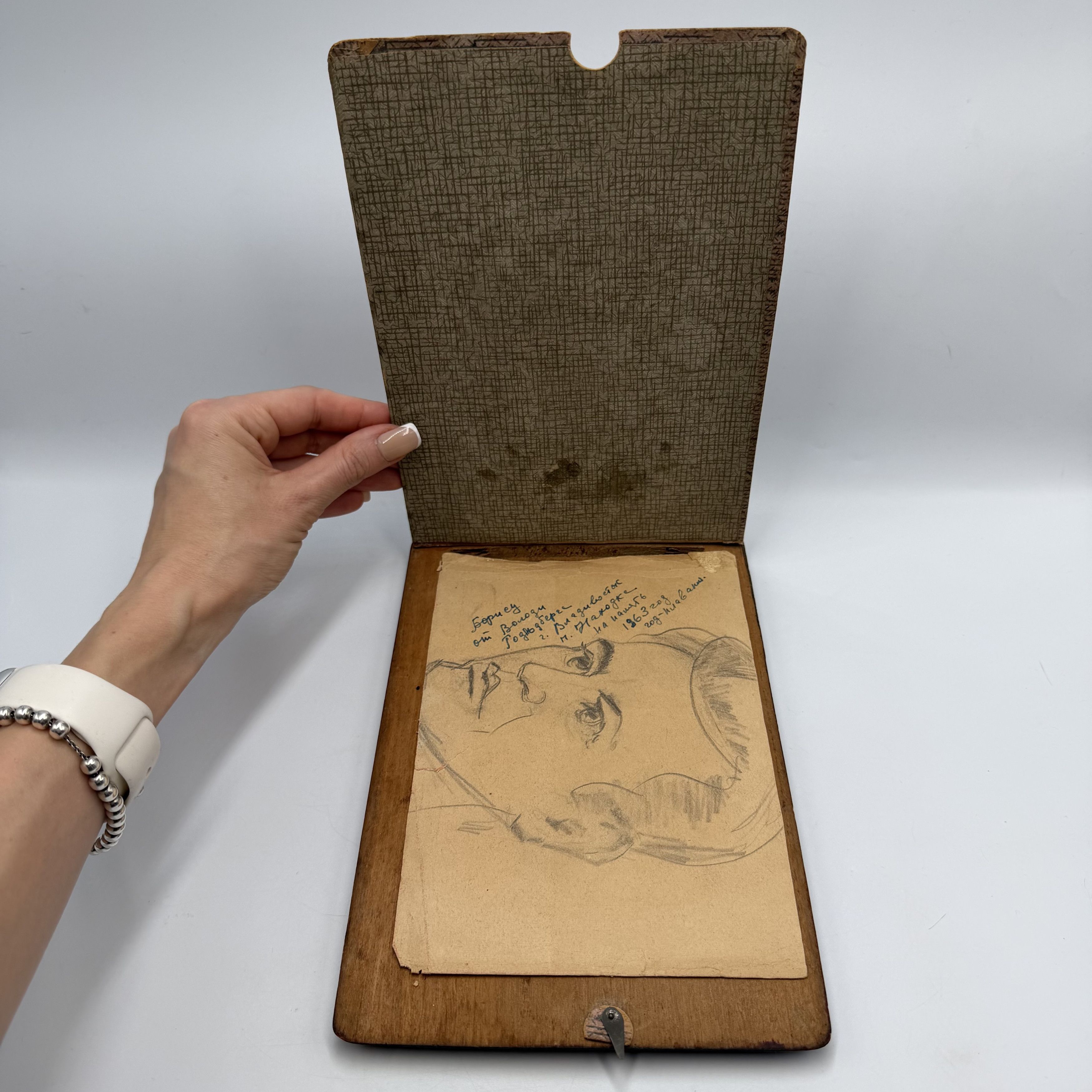 Vintage Vintage 1963 Wooden Photo Frame with Hand Painted Portrait Size ONE SIZE - 7 Thumbnail