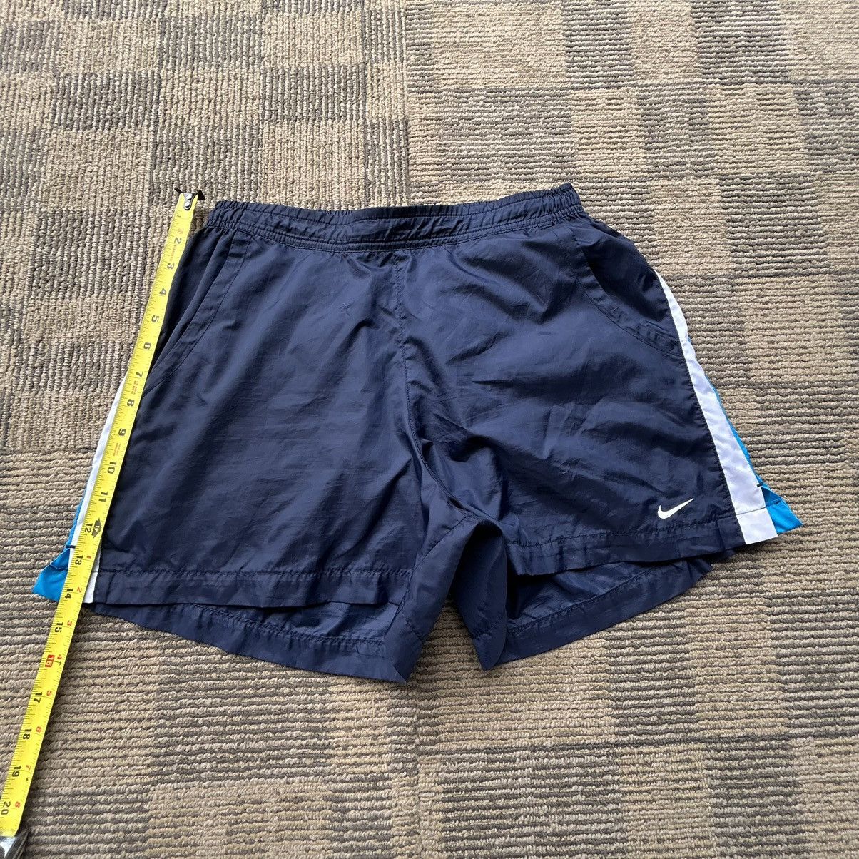 Nike Nike Vtg Y2K Windbreaker Nylon Embroidered Swoosh Shorts Size 30" / US 8 / IT 44 - 6 Thumbnail