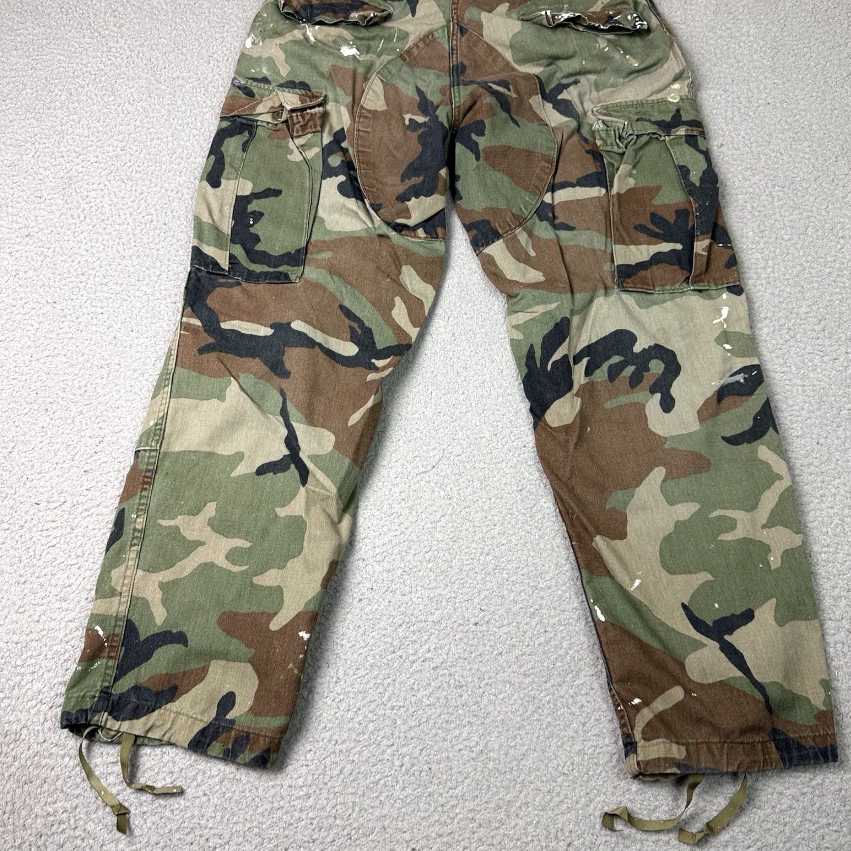 Vintage VINTAGE US Army Pants Mens M Green Woodland Camo Distressed 29in Inseam Cargo Pockets Front Flat Front Button Closure Mens Size US 31 - 7 Thumbnail