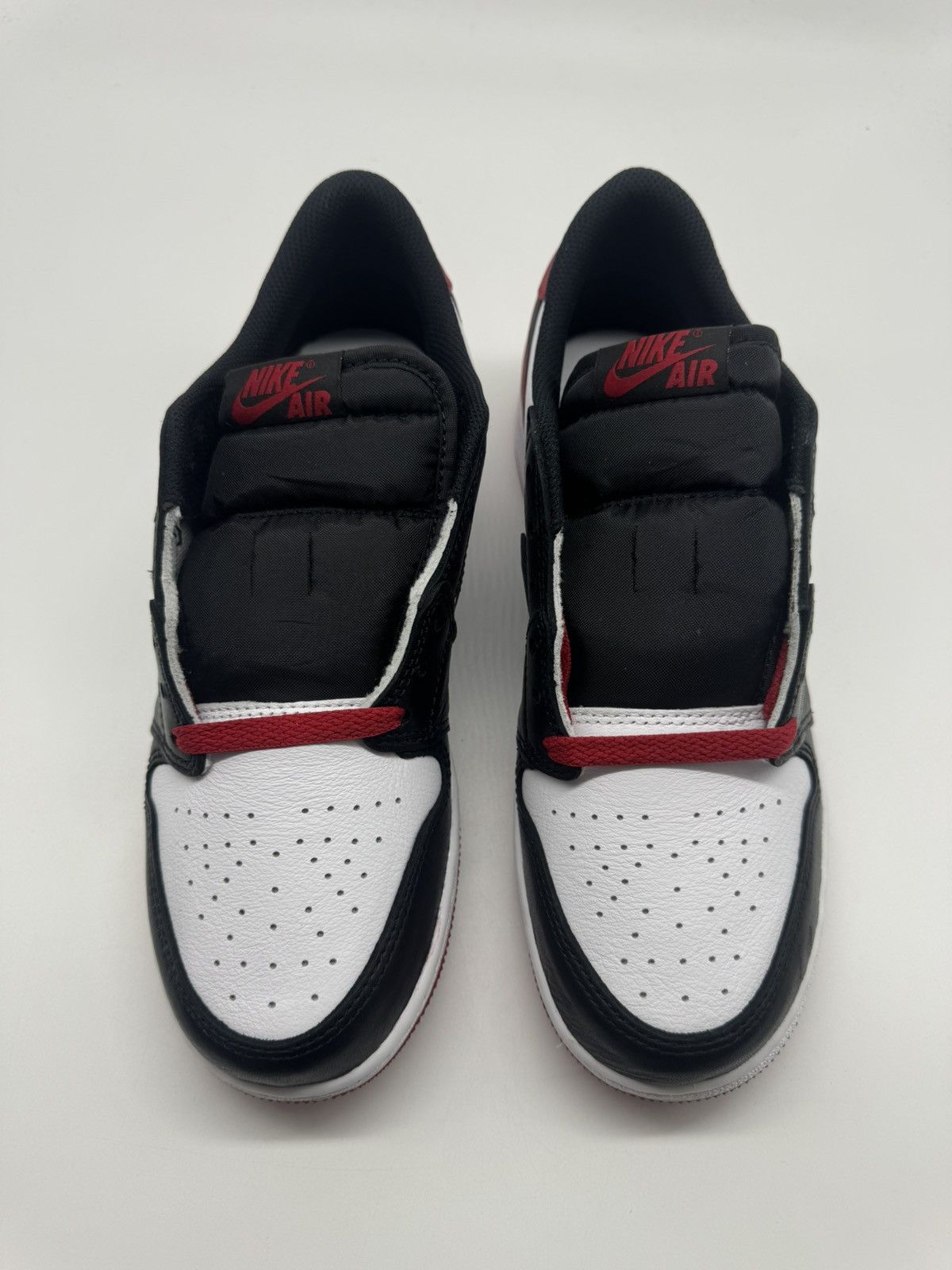 Nike Nike Air Jordan 1 Retro Low OG Black Toe (GS) Size 7 (7Y) Size US 7 / EU 40 - 4 Thumbnail