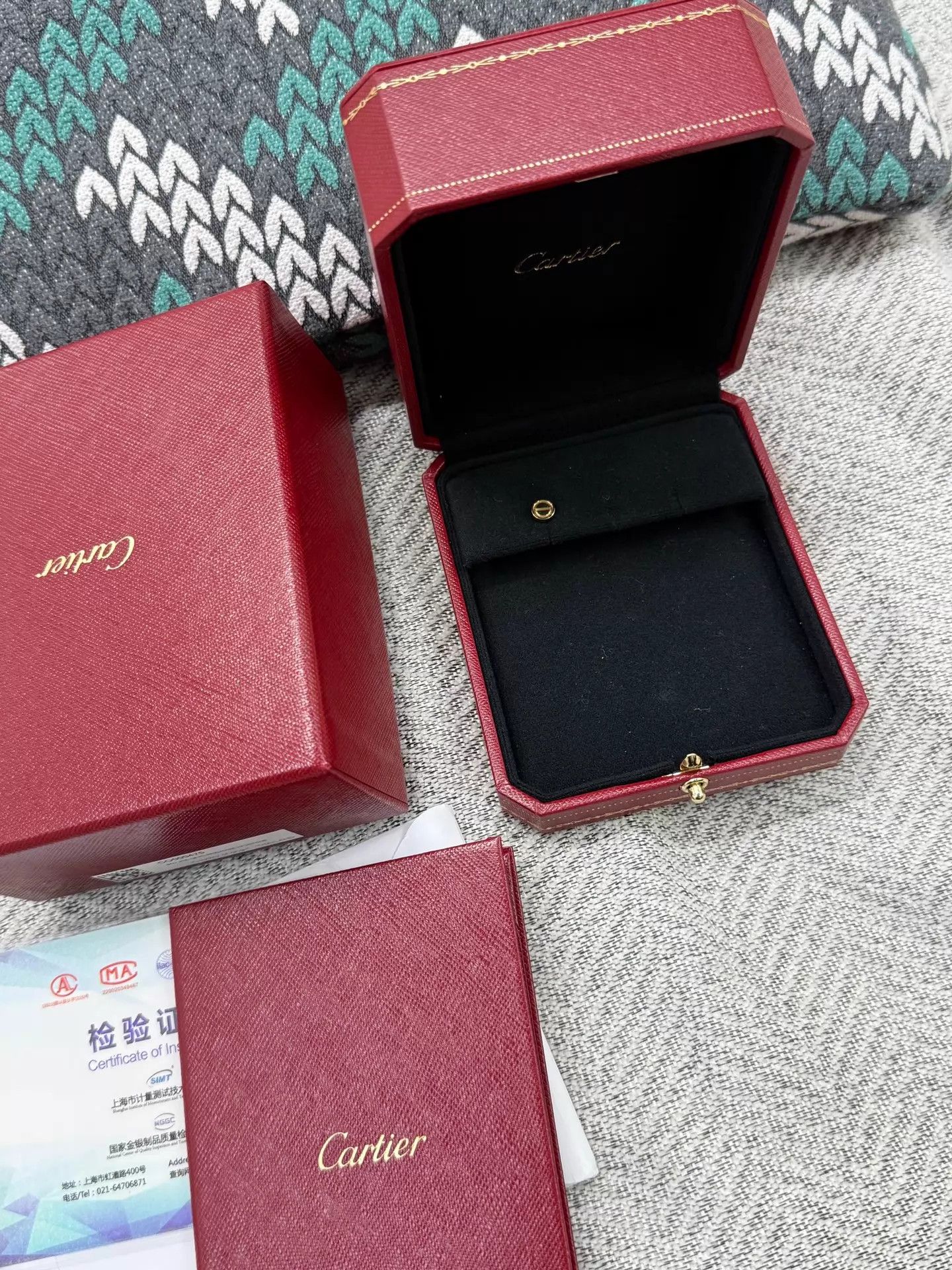 Cartier Cartier Love Single Earring Unisex Size ONE SIZE - 1 Thumbnail