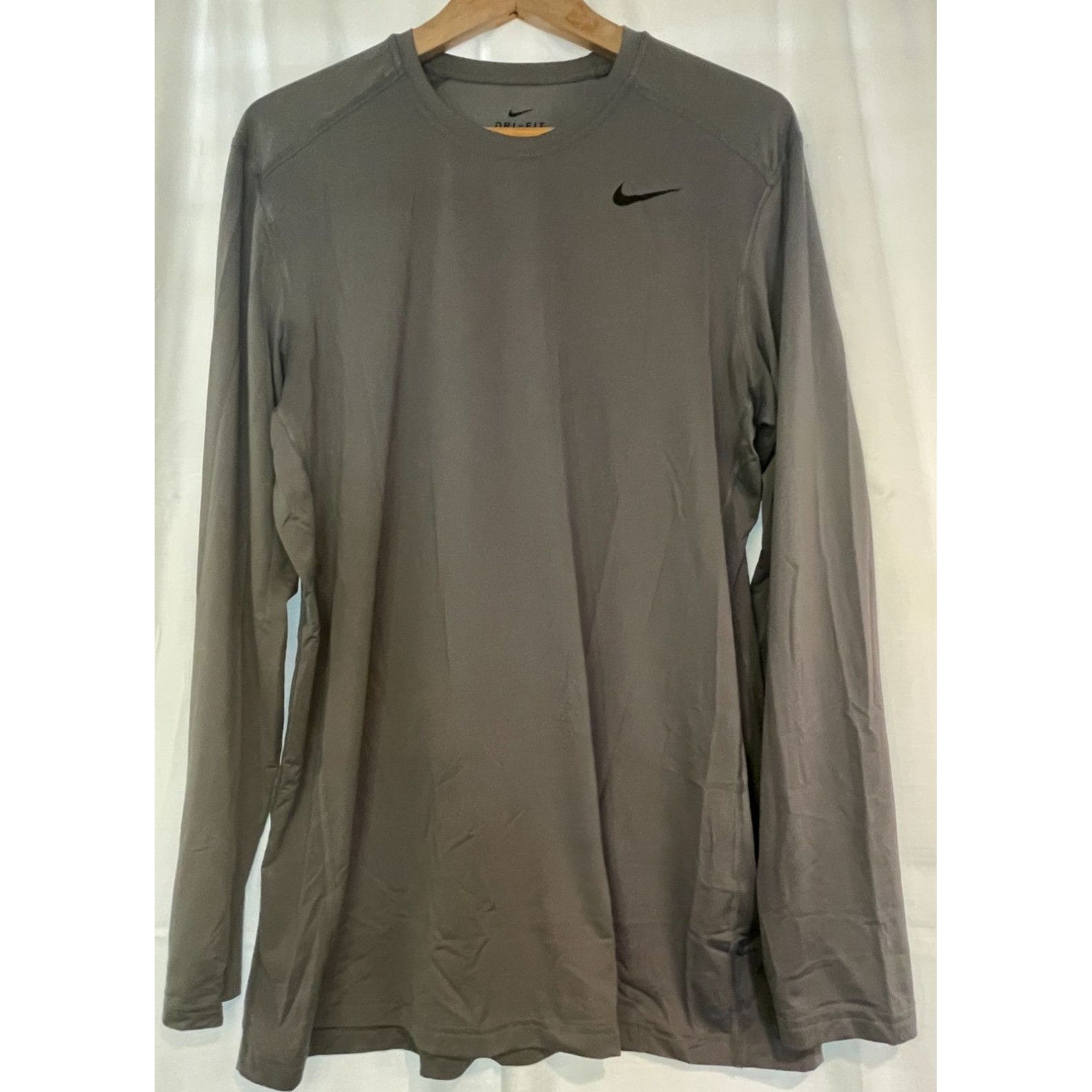 Nike TM7041- Nike Dri‑FIT Men’s Large Long Sleeve Training Shirt Size US L / EU 52-54 / 3 - 1 Thumbnail