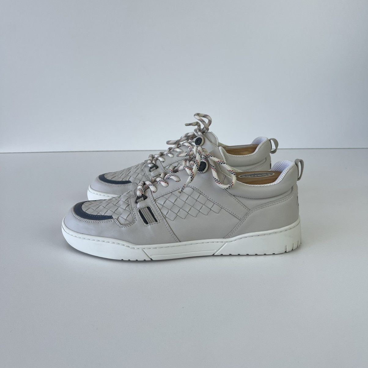 Bottega Veneta Bottega Veneta Intrecciato Low Top Leather Sneakers White Size US 9 / EU 42 - 2 Thumbnail