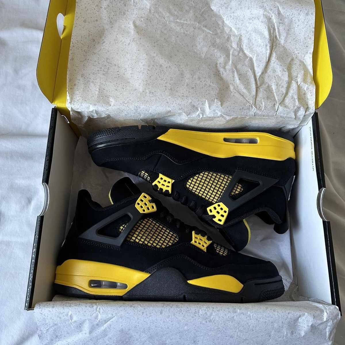 Jordan Brand Jordan’s 4 Yellow Thunder Size US 8 / EU 41 - 4 Thumbnail