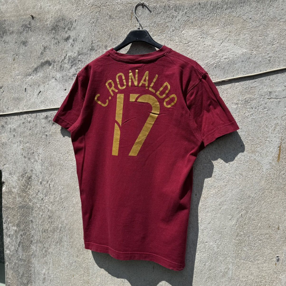 Nike Y2K Nike Cristiano Ronaldo Portugal #17 Fan Tee Blokecore Size US S / EU 44-46 / 1 - 4 Thumbnail
