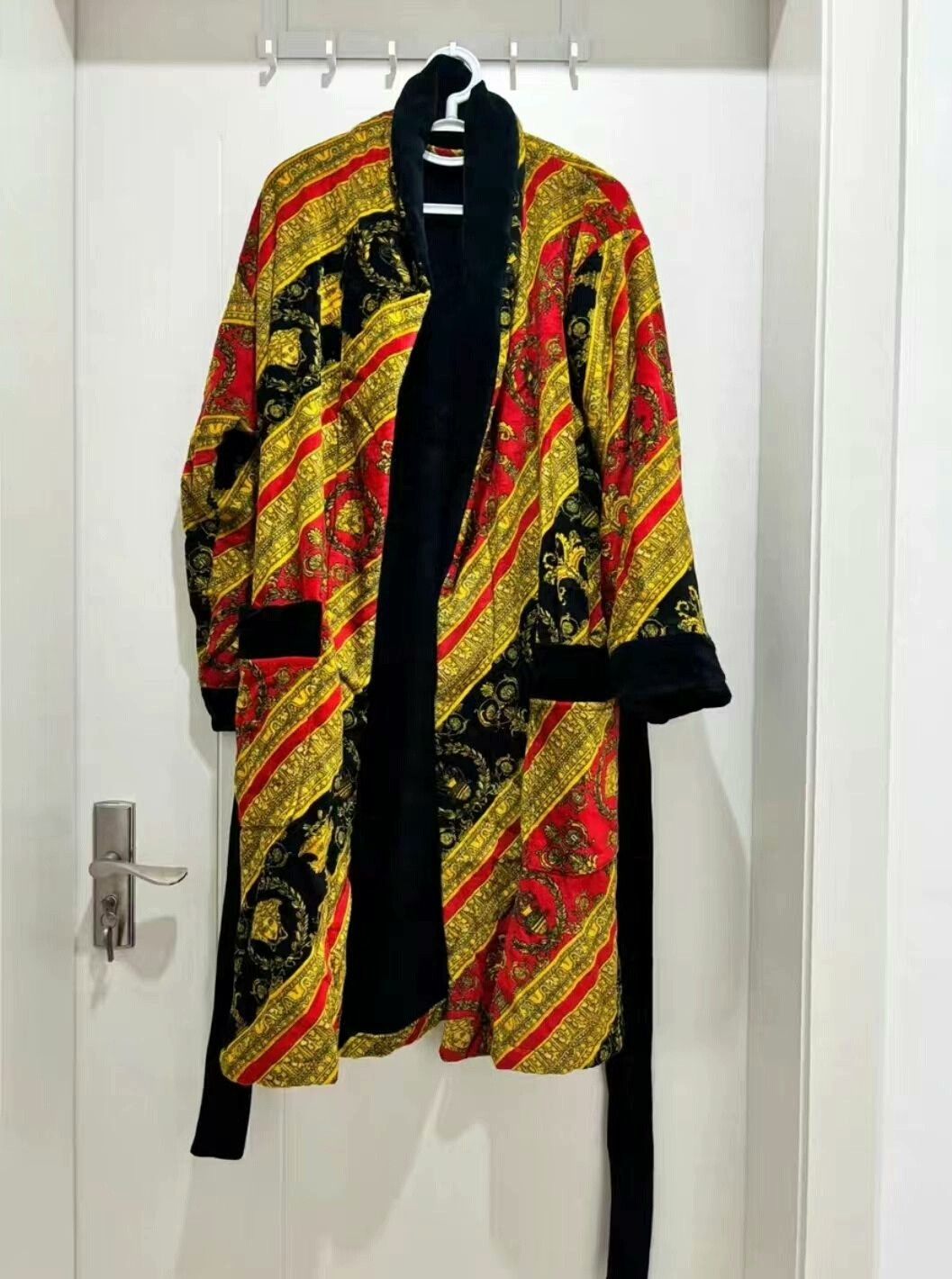 Versace Versace Printed Bathrobe Coat Size US S / EU 44-46 / 1 - 1 Thumbnail