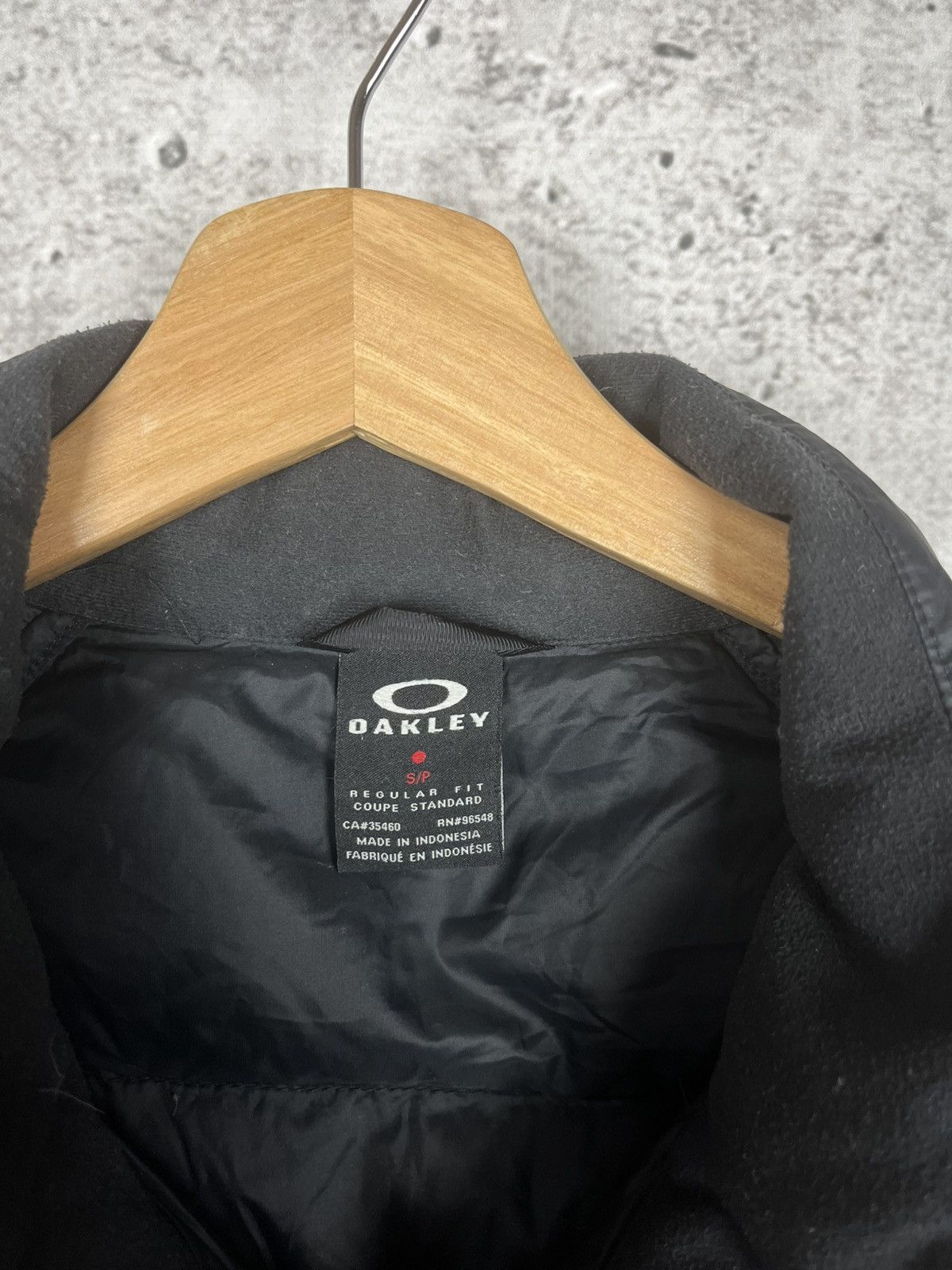 Japanese Brand × Oakley Oakley - black down jacket light puffer S Size US S / EU 44-46 / 1 - 3 Thumbnail