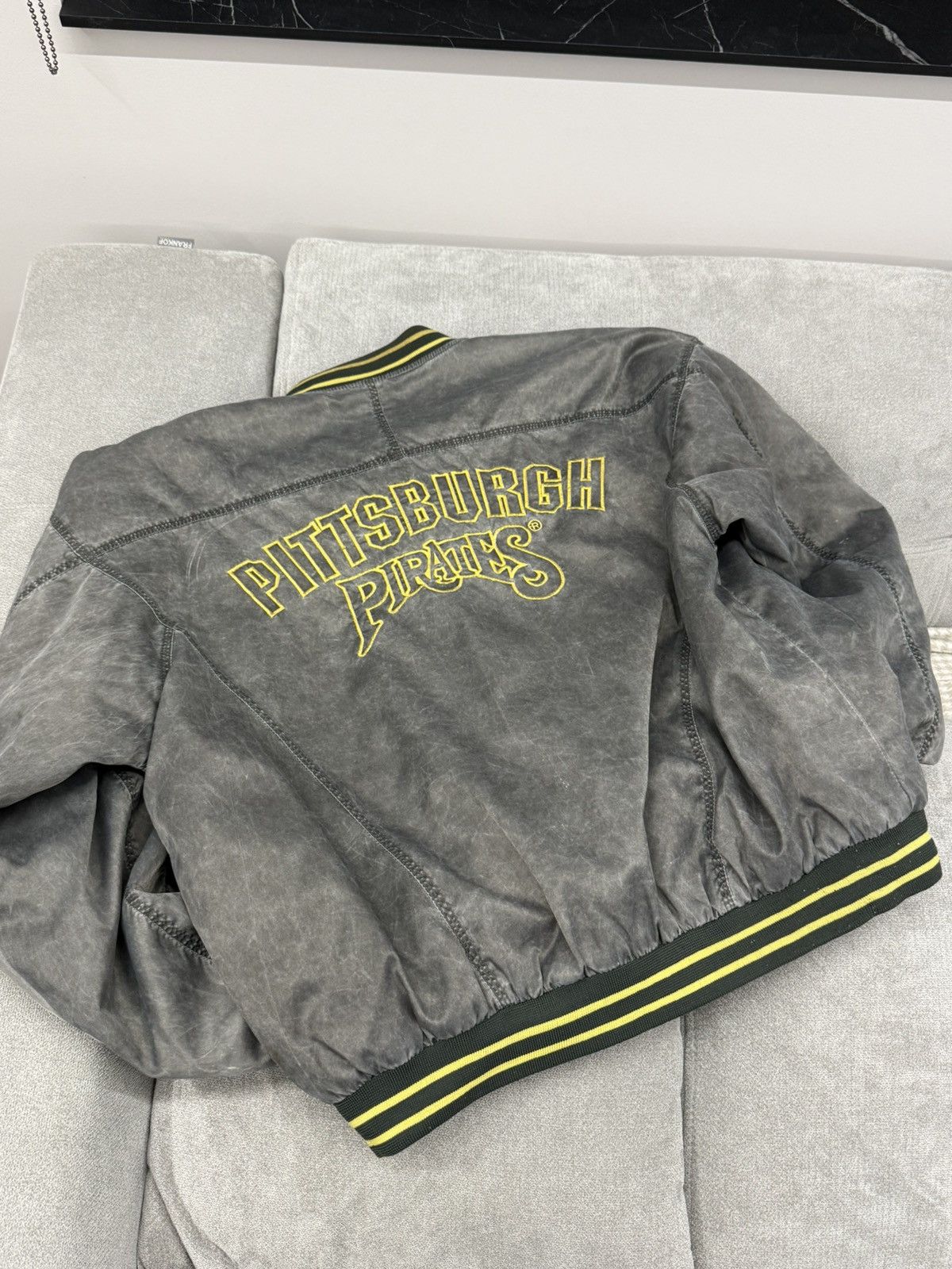 MLB Vintage Pirates Pittsburgh Baseball Nylon Bomber Jacket Size US XL / EU 56 / 4 - 3 Thumbnail