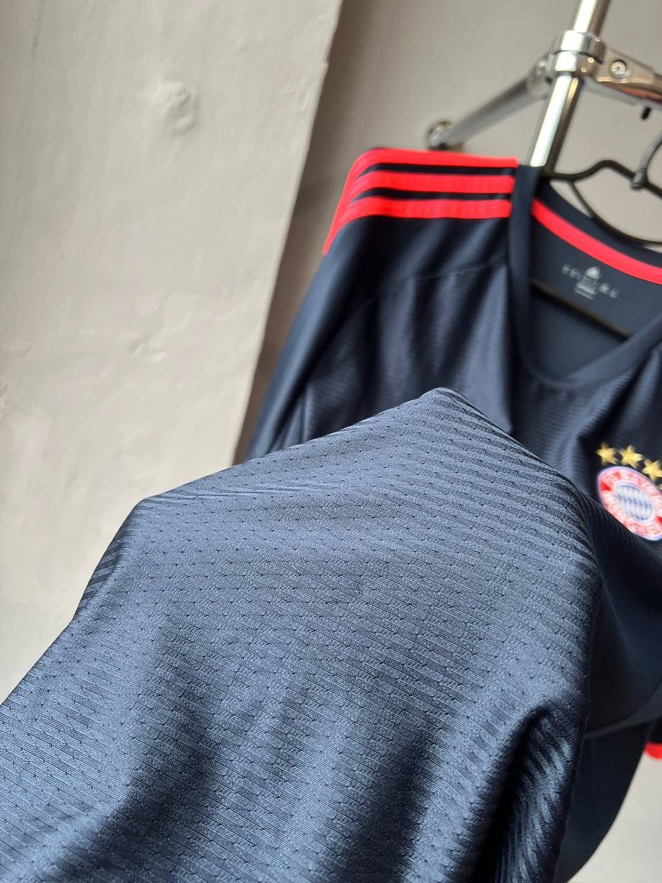 Adidas 2015/16 BAYERN MUNICH AWAY SOCCER JERSEY FOOTBALL SHIRT XL Size US XL / EU 56 / 4 - 9 Thumbnail