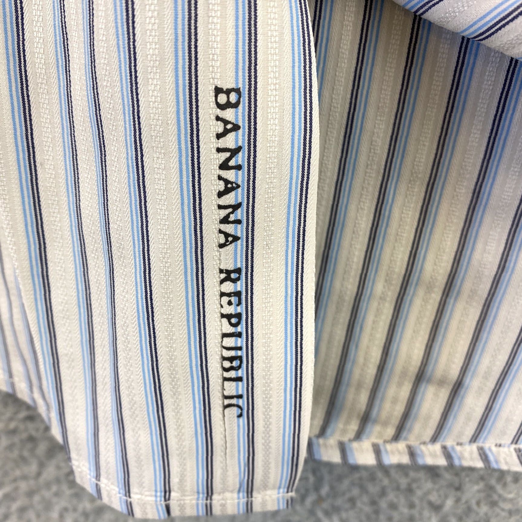Banana Republic Banana Republic Dress Shirt Men L Cotton Beige Striped/87-56 Standard Cuff Point Collar, Classic Fit, 100% Cotton, Regular, Long Sleeve Size 42R - 7 Thumbnail