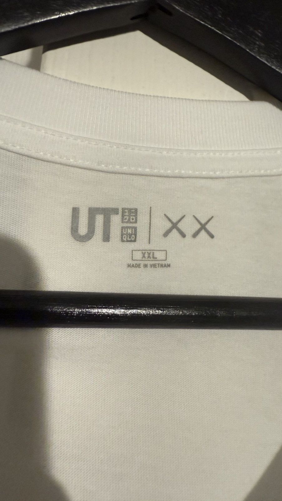 Kaws × Uniqlo Kaws x Uniqlo Floating Pocket Tee Size US XXL / EU 58 / 5 - 3 Thumbnail