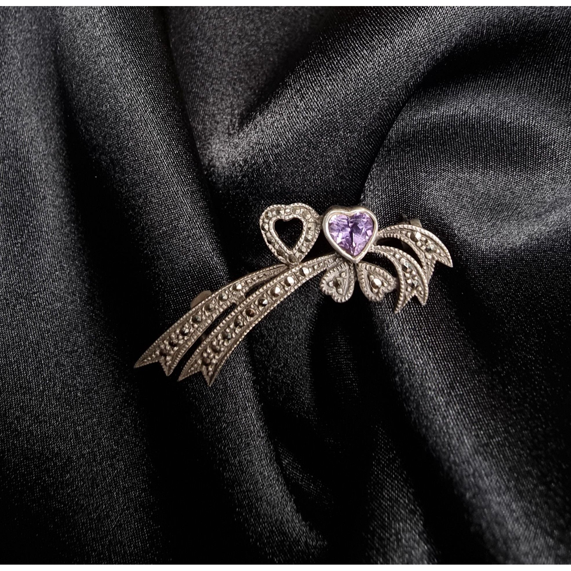 Vintage Vintage Sterling Silver 925 Marcasite Bow Brooch With Amethy Size ONE SIZE - 1 Thumbnail