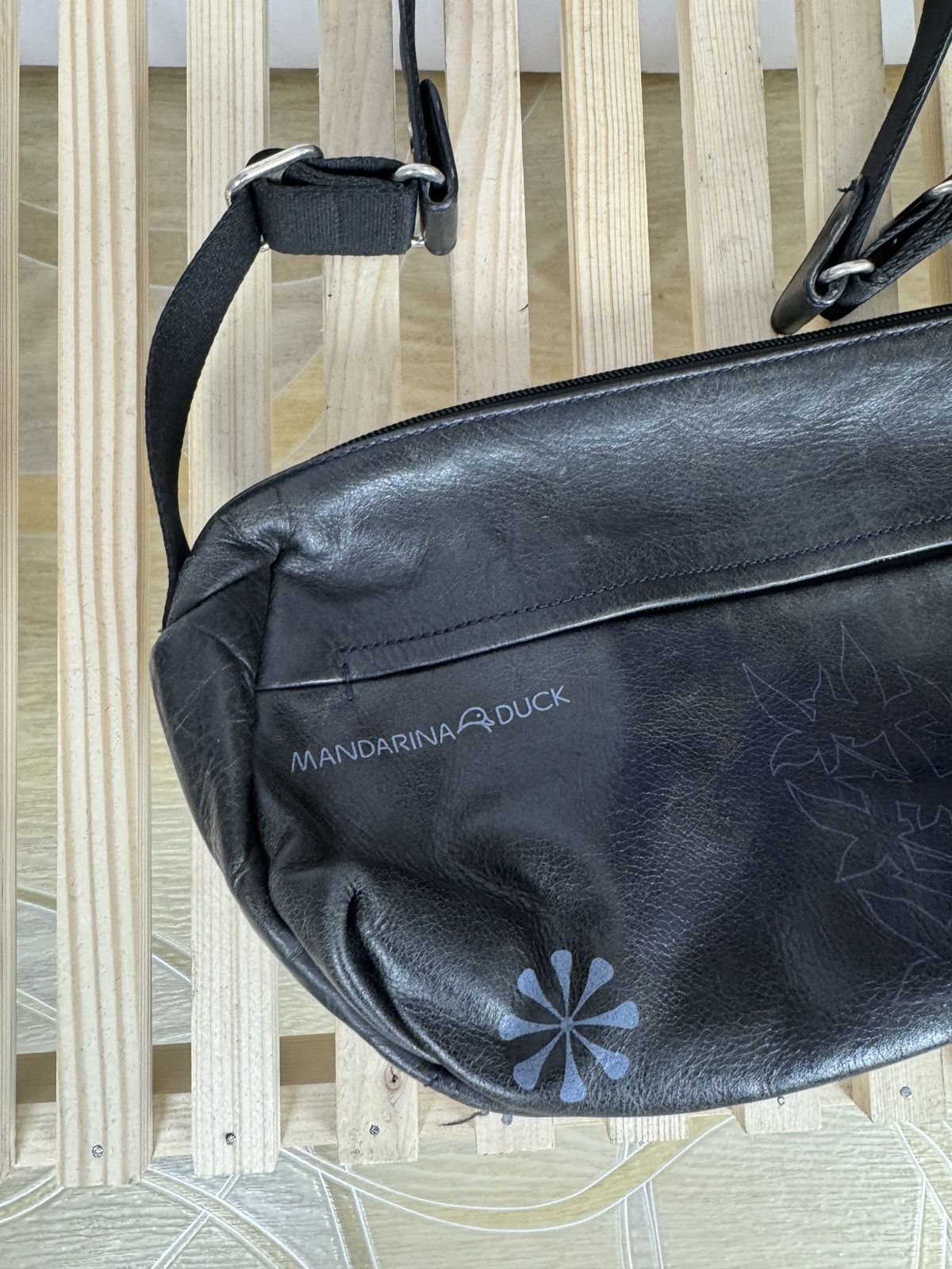 Mandarina Duck Mandarina Duck black leather printed shoulder crossbody bag Size ONE SIZE - 4 Thumbnail