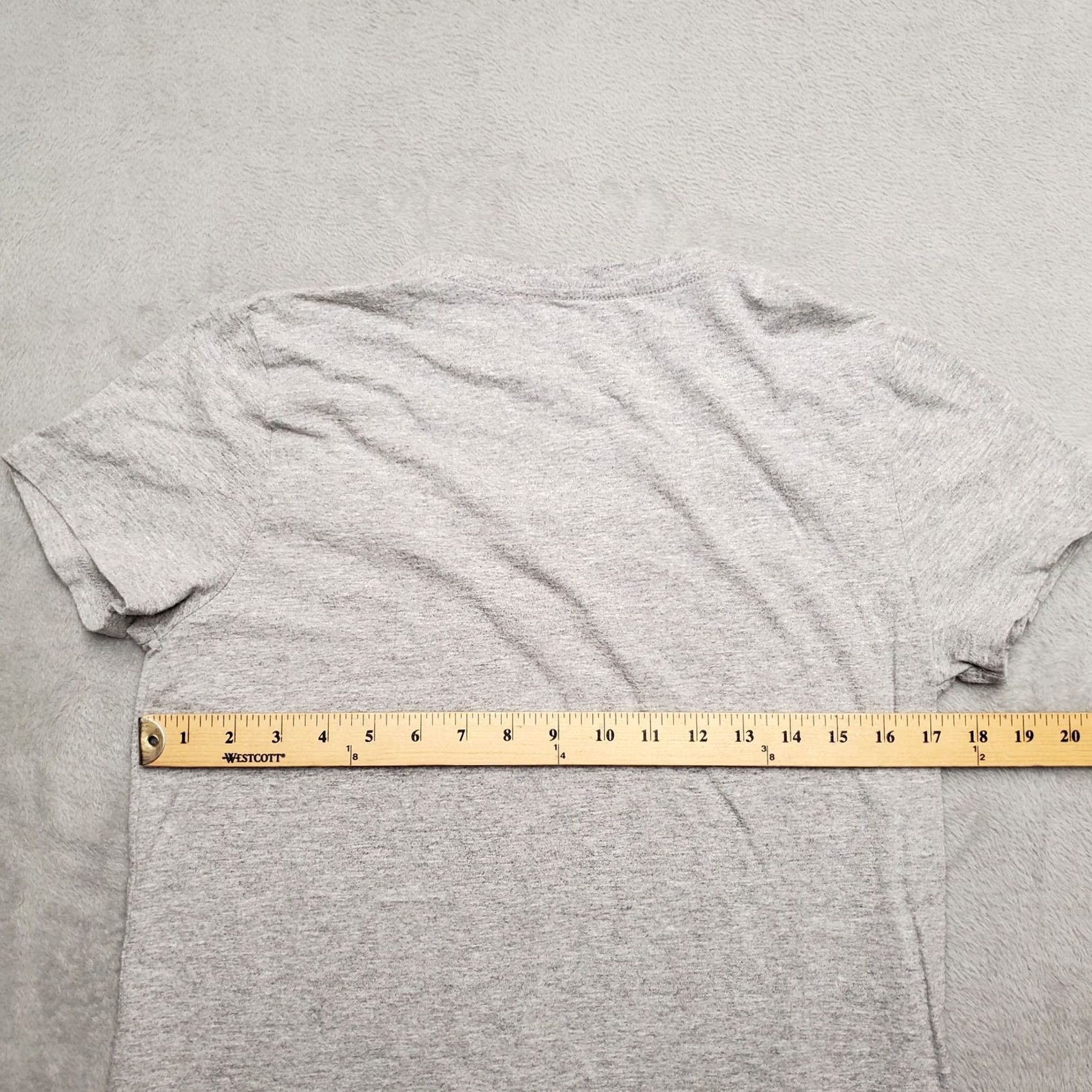 The North Face The North Face Shirt Womens L Gray V-Neck Short Sleeve Tee Outdoors Merchandise Womens L Gray V-Neck T-Shirt Outdoors Size L / US 10 / IT 46 - 7 Thumbnail
